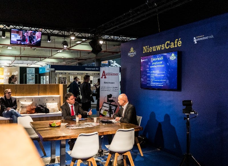 In het BouwBeurs Nieuws Café, powered by Aannemer, worden interviews gehouden met ondernemers,
fabrikanten en captains of industry.