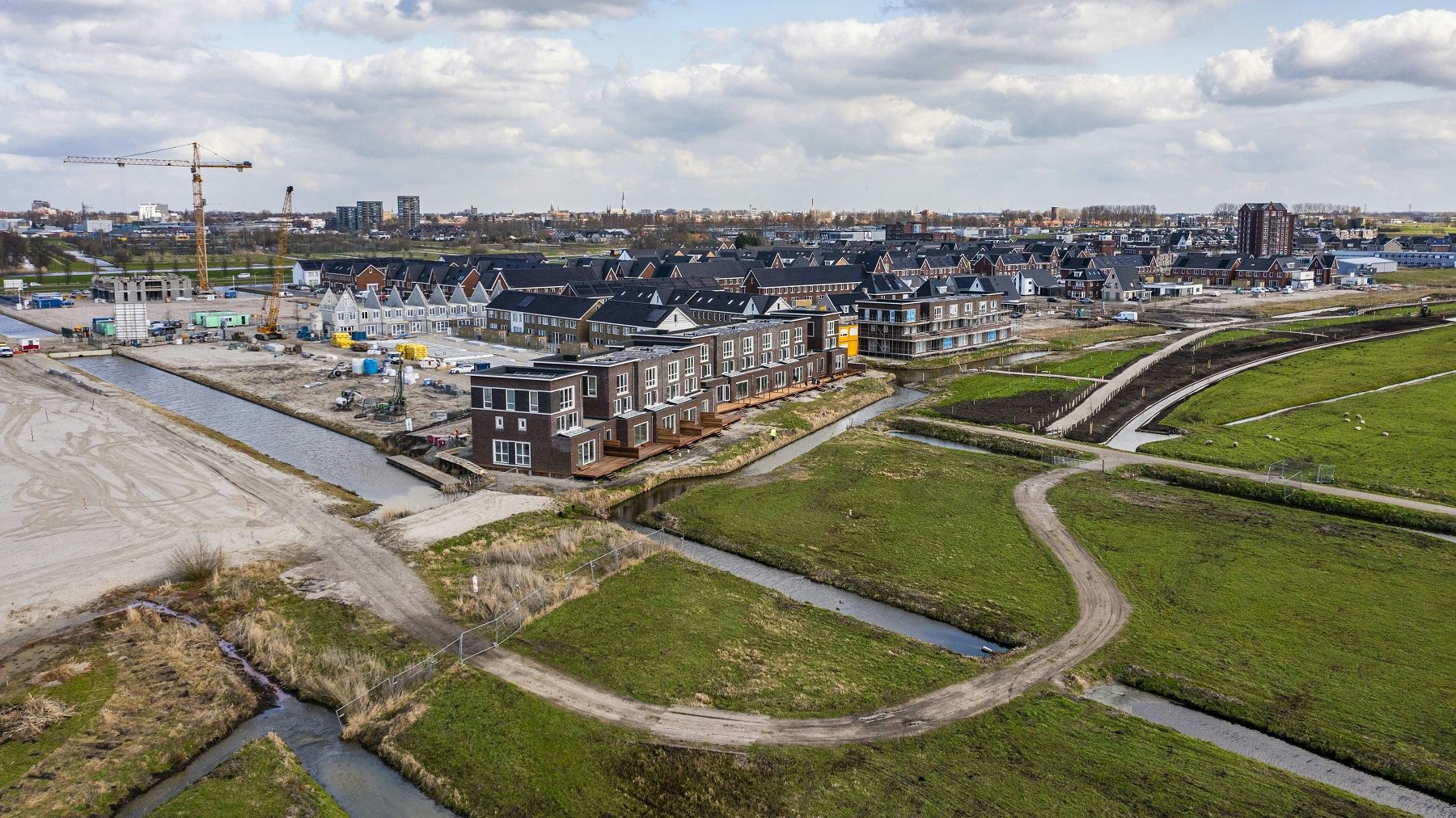 Op nieuwbouwlocatie Westergouwe bij Gouda moet een klimaatadaptieve wijk verrijzen. Foto: ANP