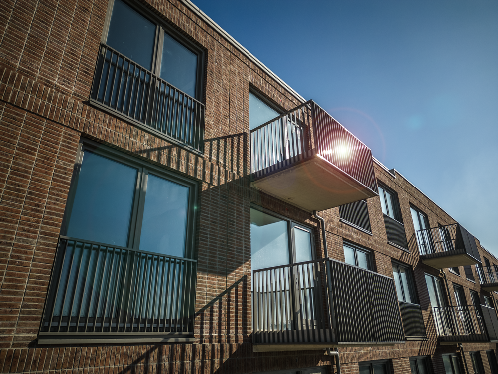 “Wij wilden meer dan alleen prefabbetoncasco’s leveren en ook een buitenschil kunnen aanbieden”, vertelt groepsdirecteur Ab Knook van Spaansen