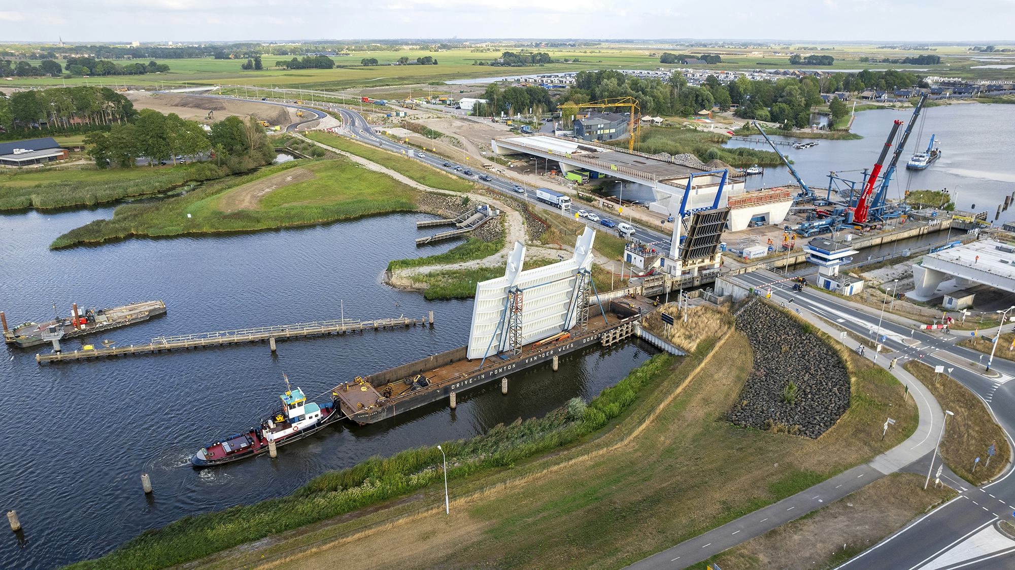 ASK Romein werkte onder meer mee aan de Roggebotbrug in Kampen. Foto: ASK Romein