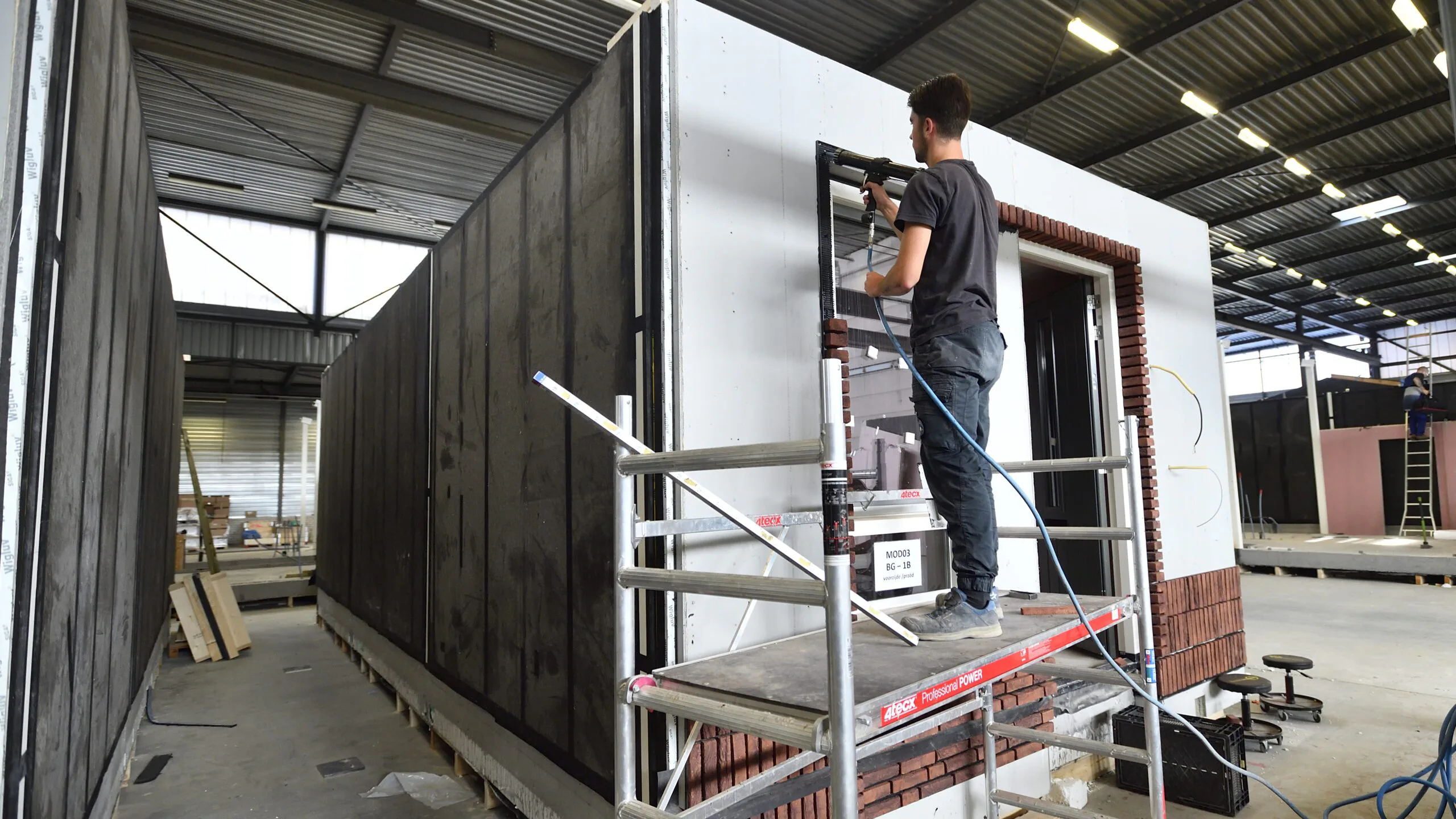 Een fabriekswoning in aanbouw in de Bredase fabriek van Homes Factory. Foto: Erald van der Aa