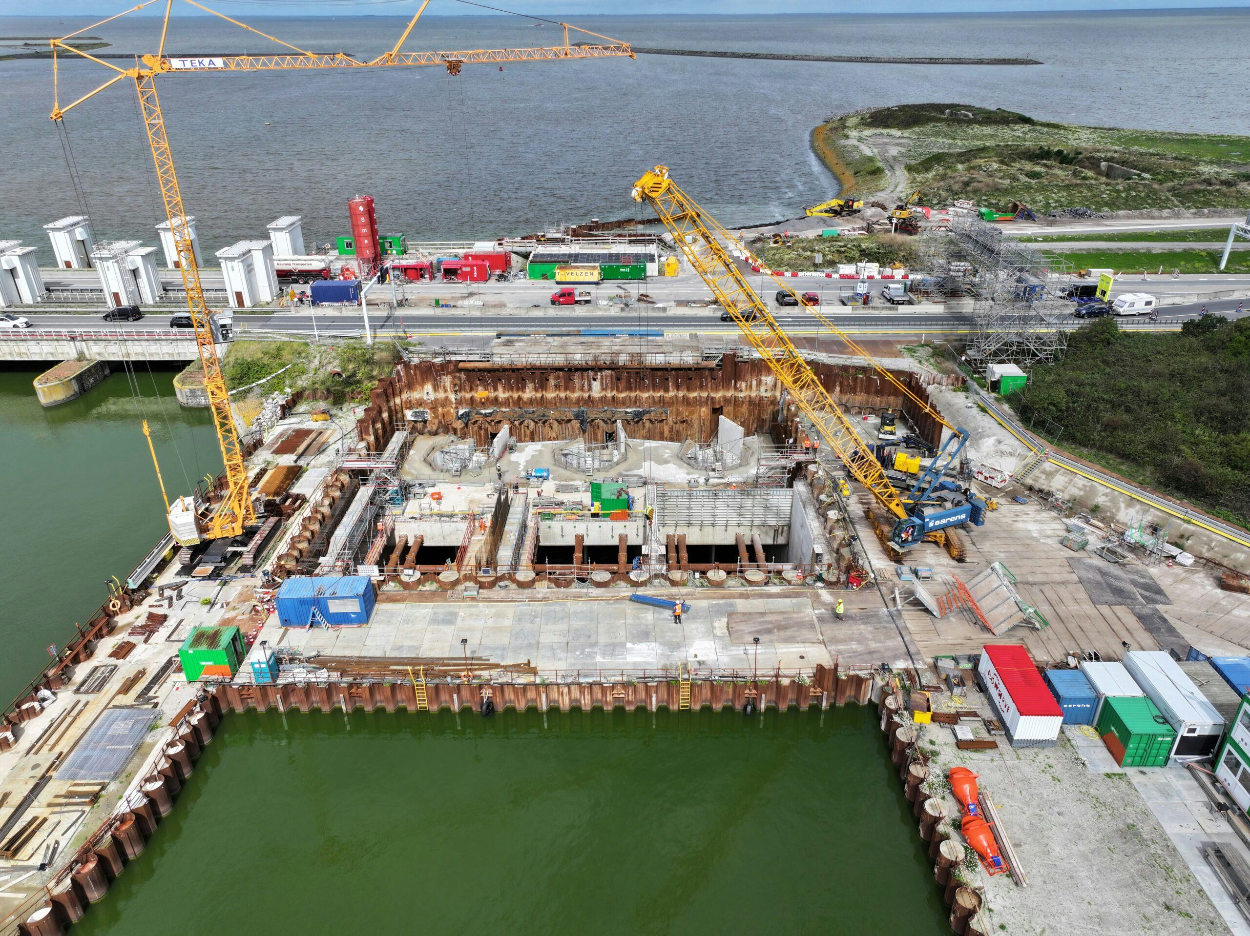 Nieuwe pompgemalen voor de Afsluitdijk in aanbouw. Foto: Rijkswaterstaat