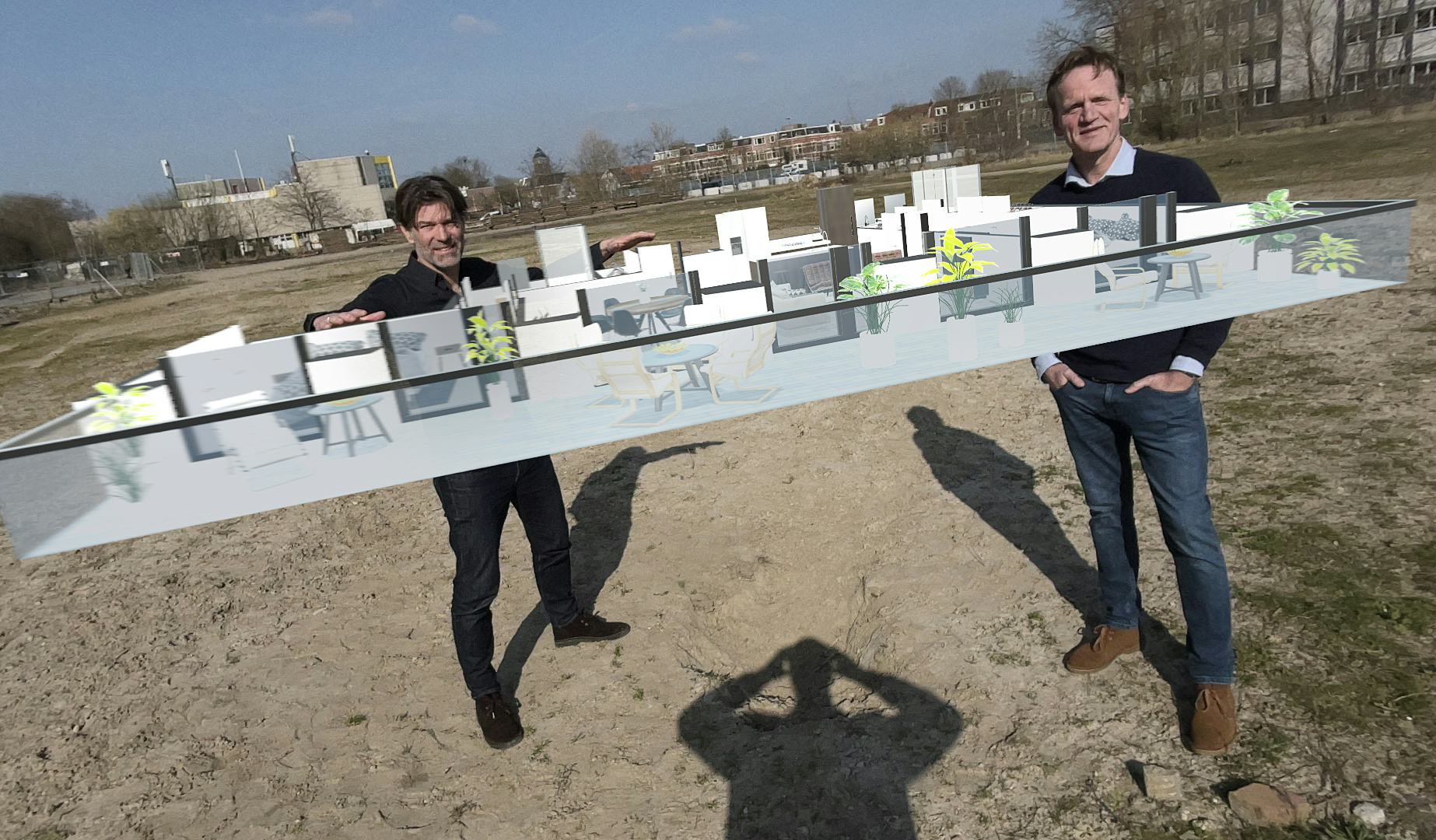 Joris van Duijnhoven (l) en Frank Schoonhoven van Virtual Monkey demonstreren de mogelijkheden van de Apple Vision Pro. Beeld: Christiaan Krouwels.