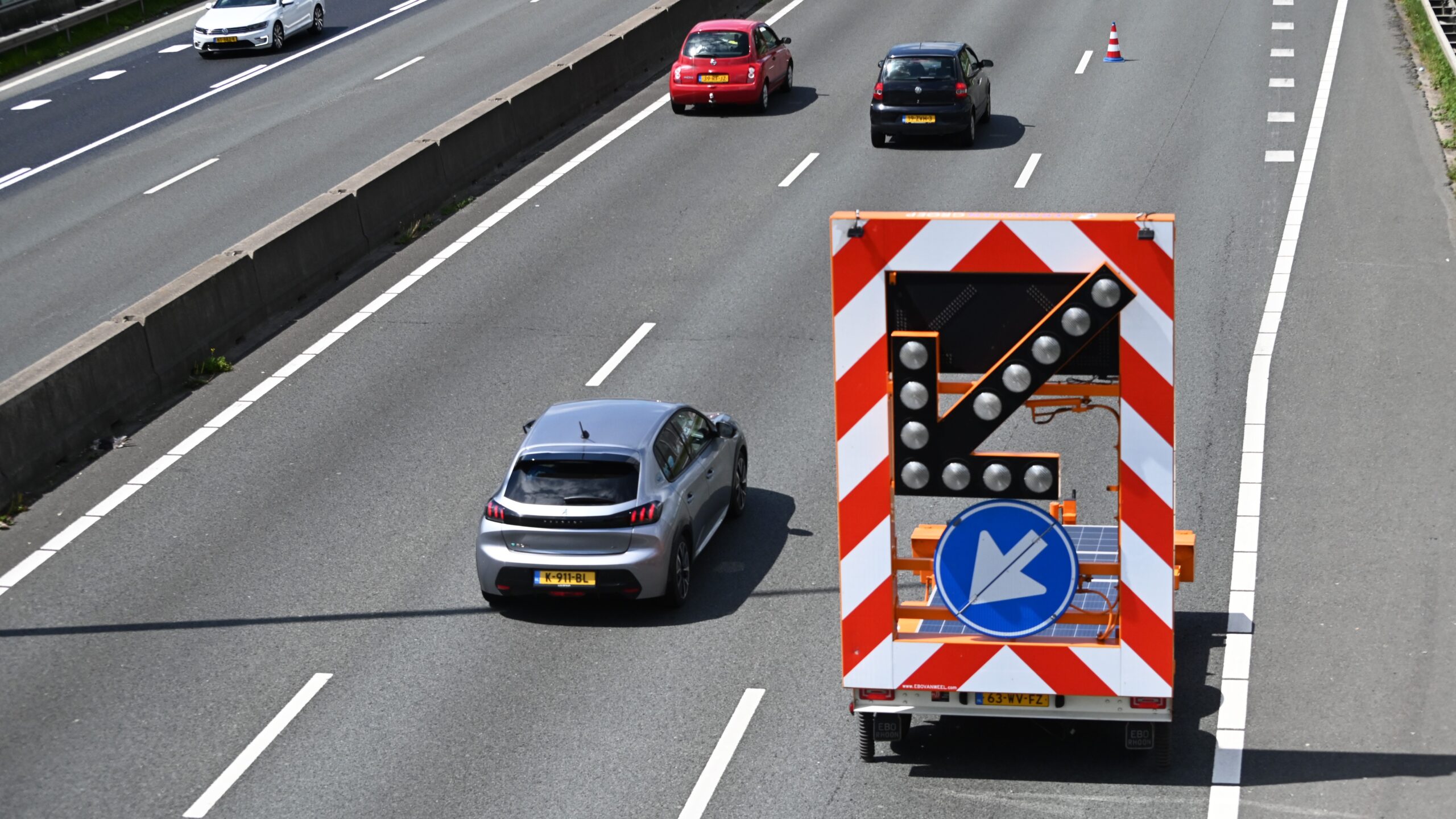 Rijdende afzetting op de A20 bij Rotterdam. Foto: ANP/HHPeter Hilz