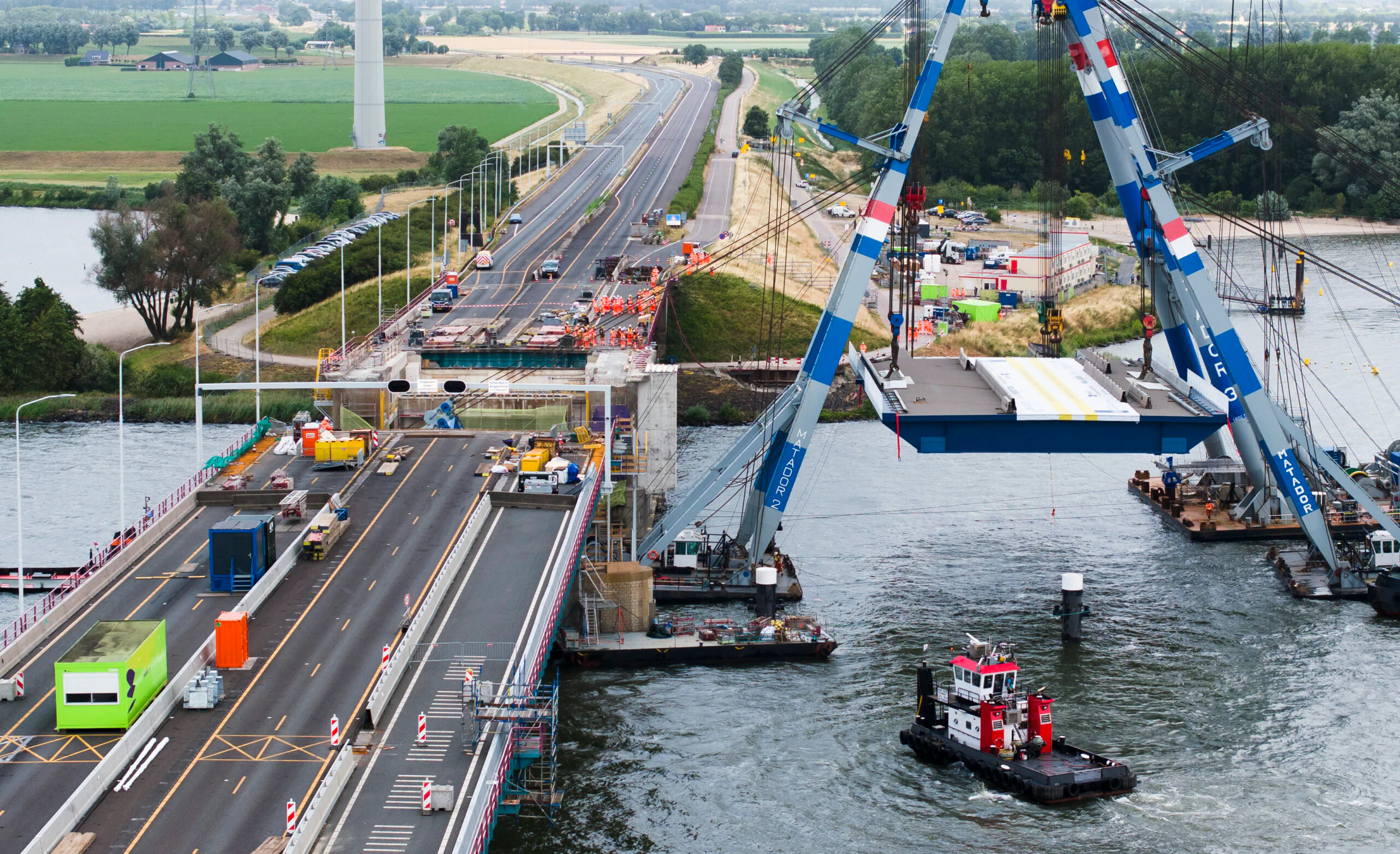 De renovatie van de Haringvlietbrug waar een nagenoeg emissieloze bouwplaats is gecreëerd.