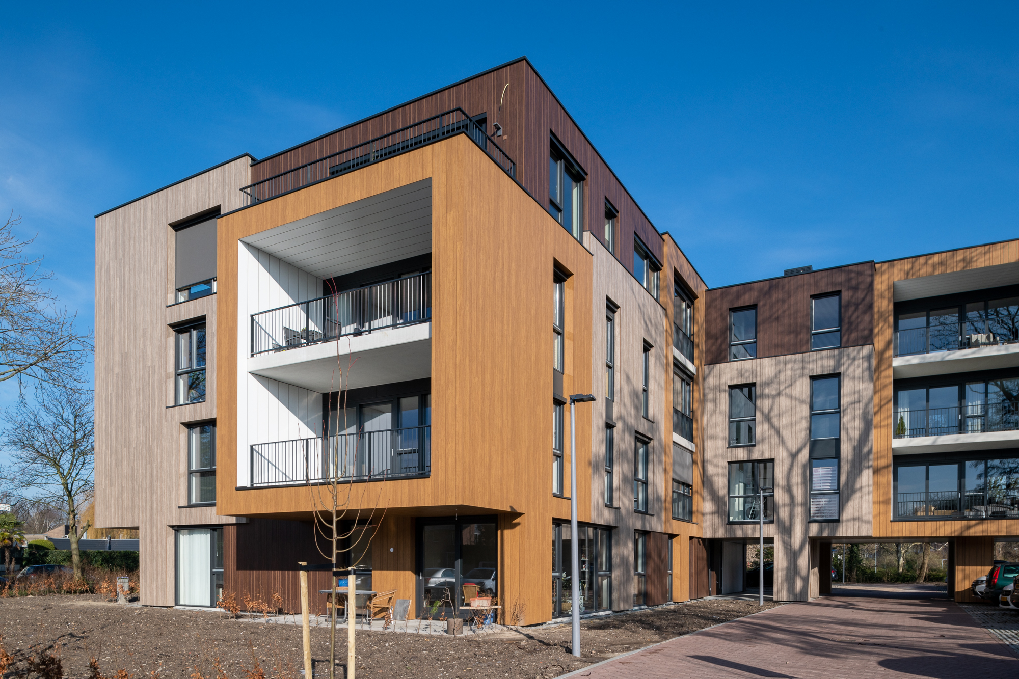 HAUT Zwijndrecht met gevelbekleding door Rockpanel.