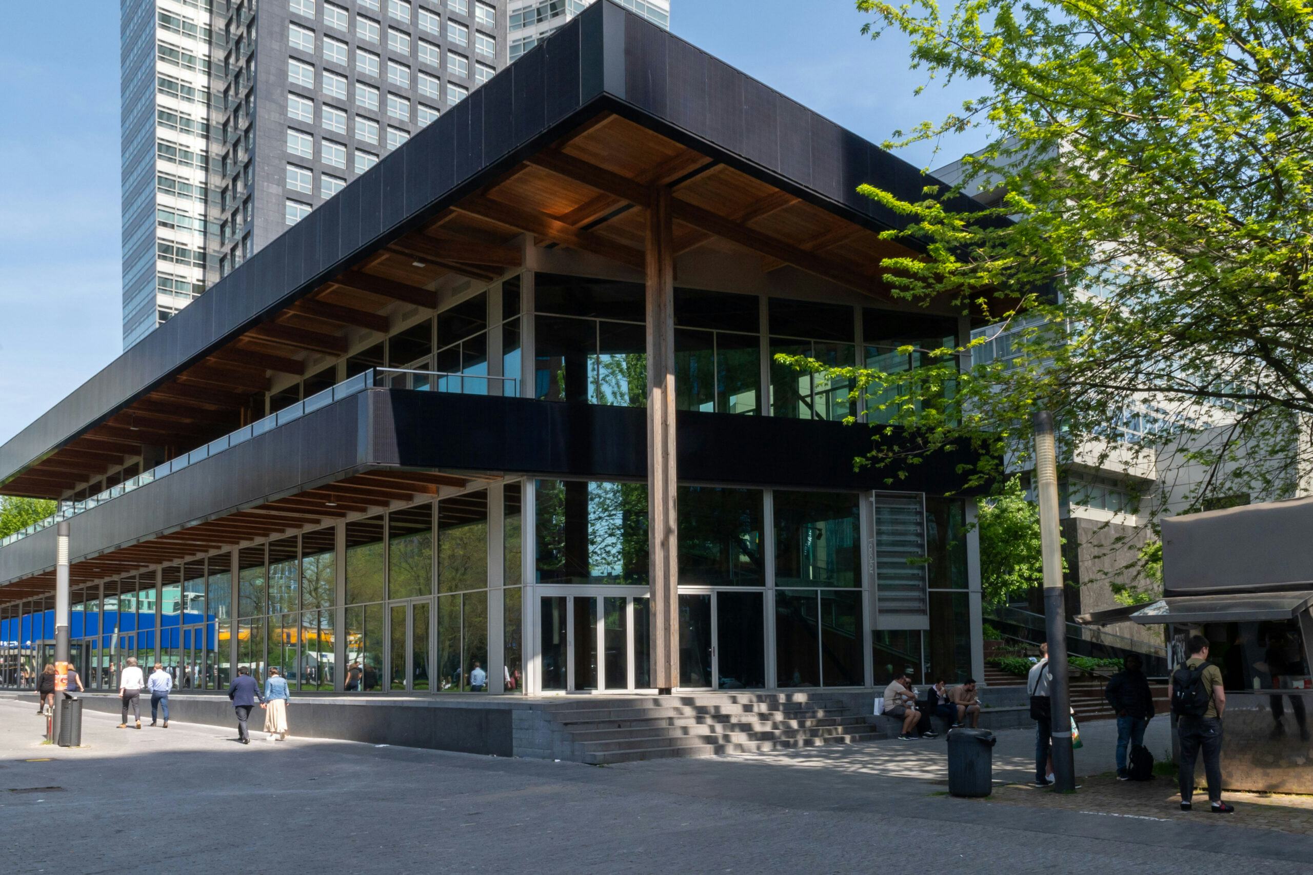 Paviljoen Circl op de Zuidas ging vorige zomer, na zes jaar al dicht. Volgende week begint de ontmanteling. Foto: Ronald Bakker.
