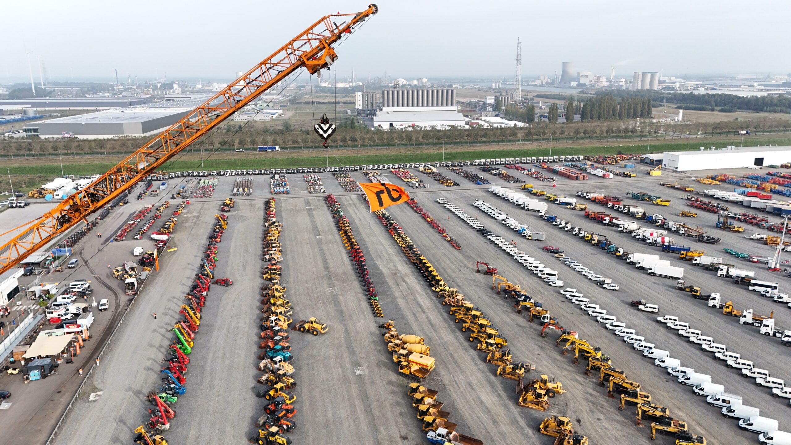 Ritchie Bros veilt wereldwijd zwaar materieel, zoals landbouwmachines, shovels en hoogwerkers.