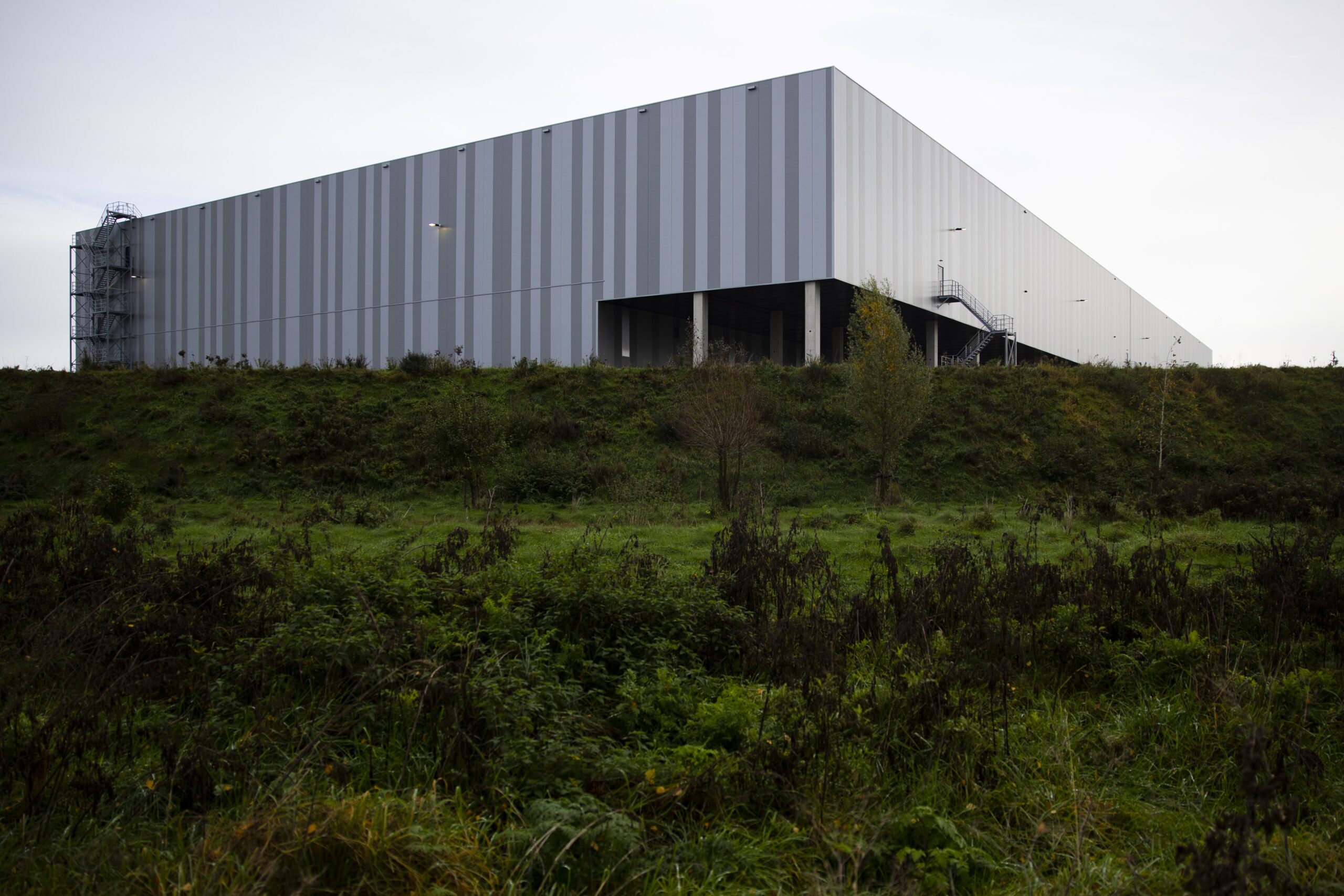 Het eerste meerlaagse distributiecentrum van logistiek dienstverlener DSV in Sevenum. Foto: ANP/Ramon van Flymen.