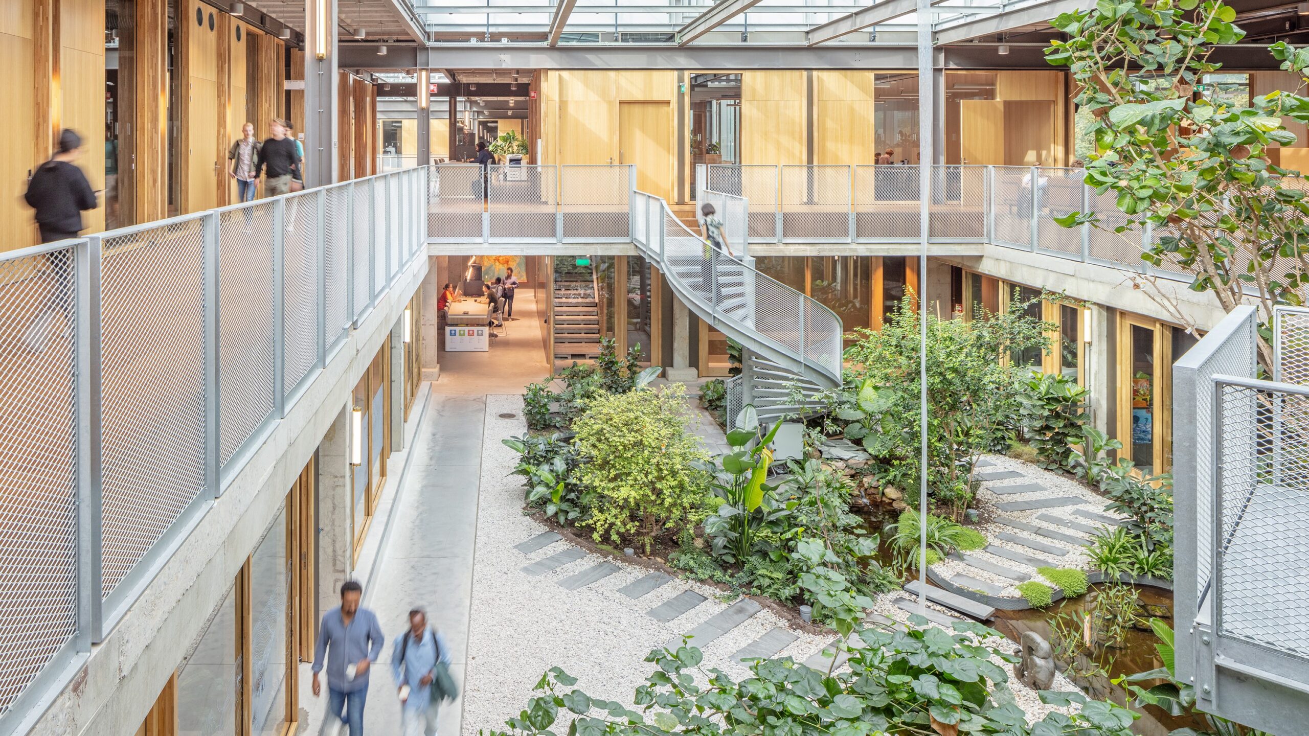 Een project van Valstar Simonis, zij verzorgden het advies en ontwerp van alle technische installaties voor ITC Twente. Foto: Laurens Kuipers Fotografie