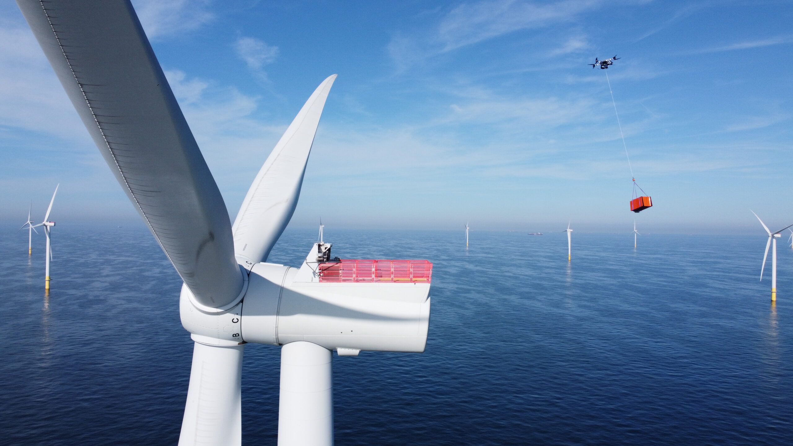 De grootschalige inzet van heavy cargo-drones bij een offshore-windpark is een wereldprimeur. Foto: Ørsted. 