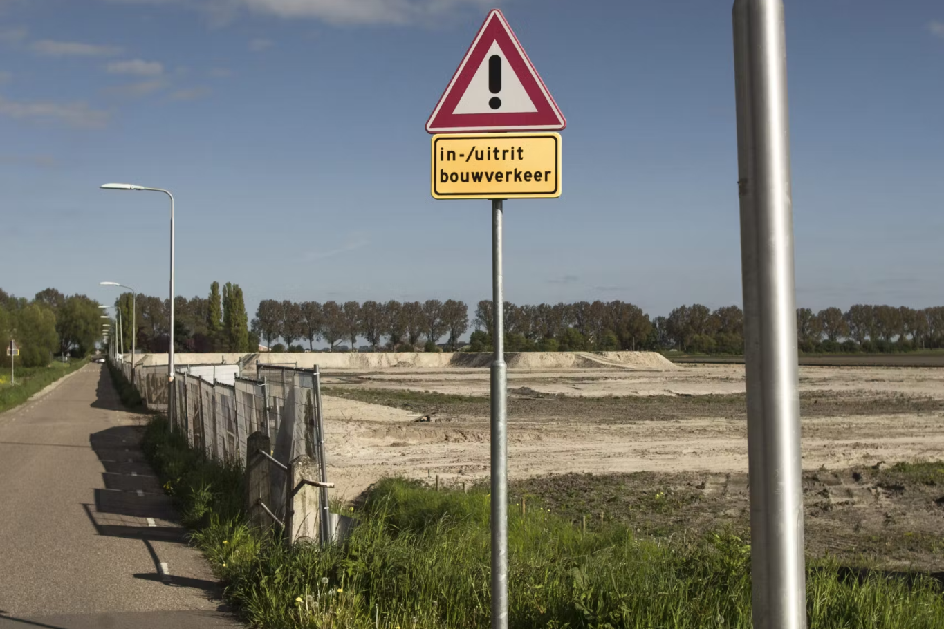 Grond in Amstelveen dat in handen is van een grondspeculant. Foto: Eran Oppenheimer