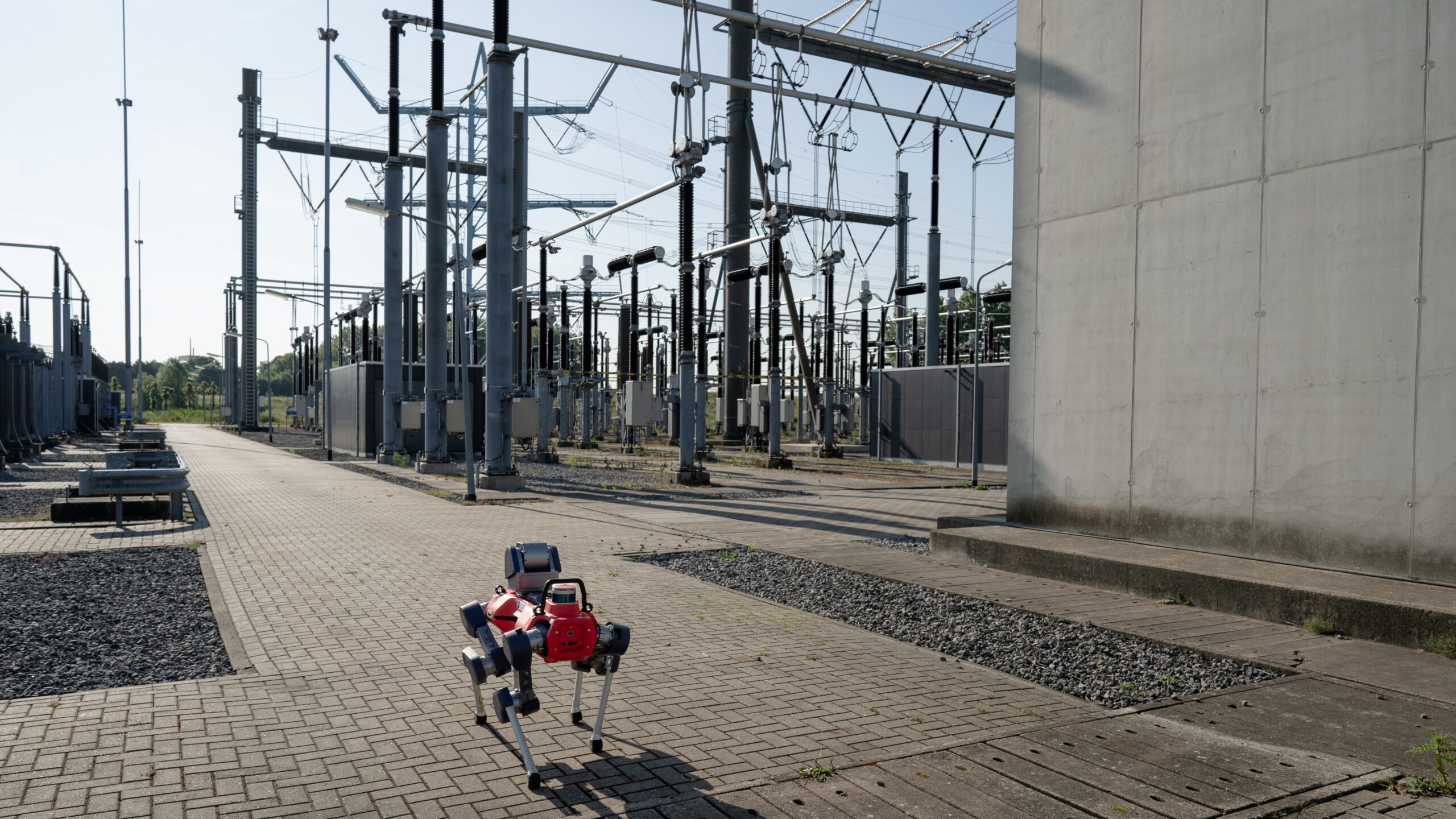 Robot Sparky wordt ingezet voor controles en het verzamelen van data bij Hoogspanningsstation TenneT. ANP/ Hollandse Hoogte / Bart Maat
