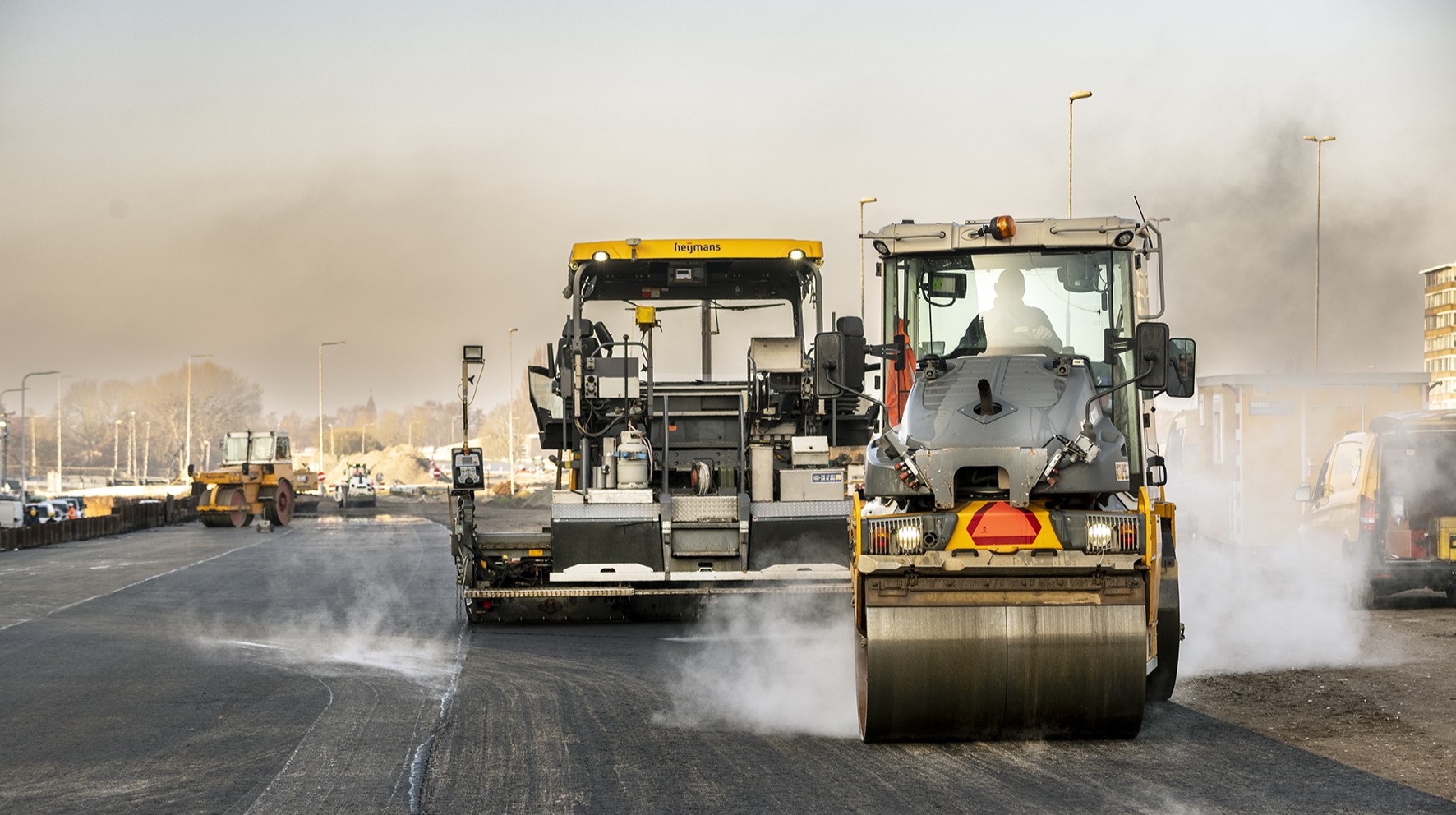 Heijmans asfalteert een bypass in de A9 bij Amstelveen voor VeenIX. Foto: Rijkswaterstaat