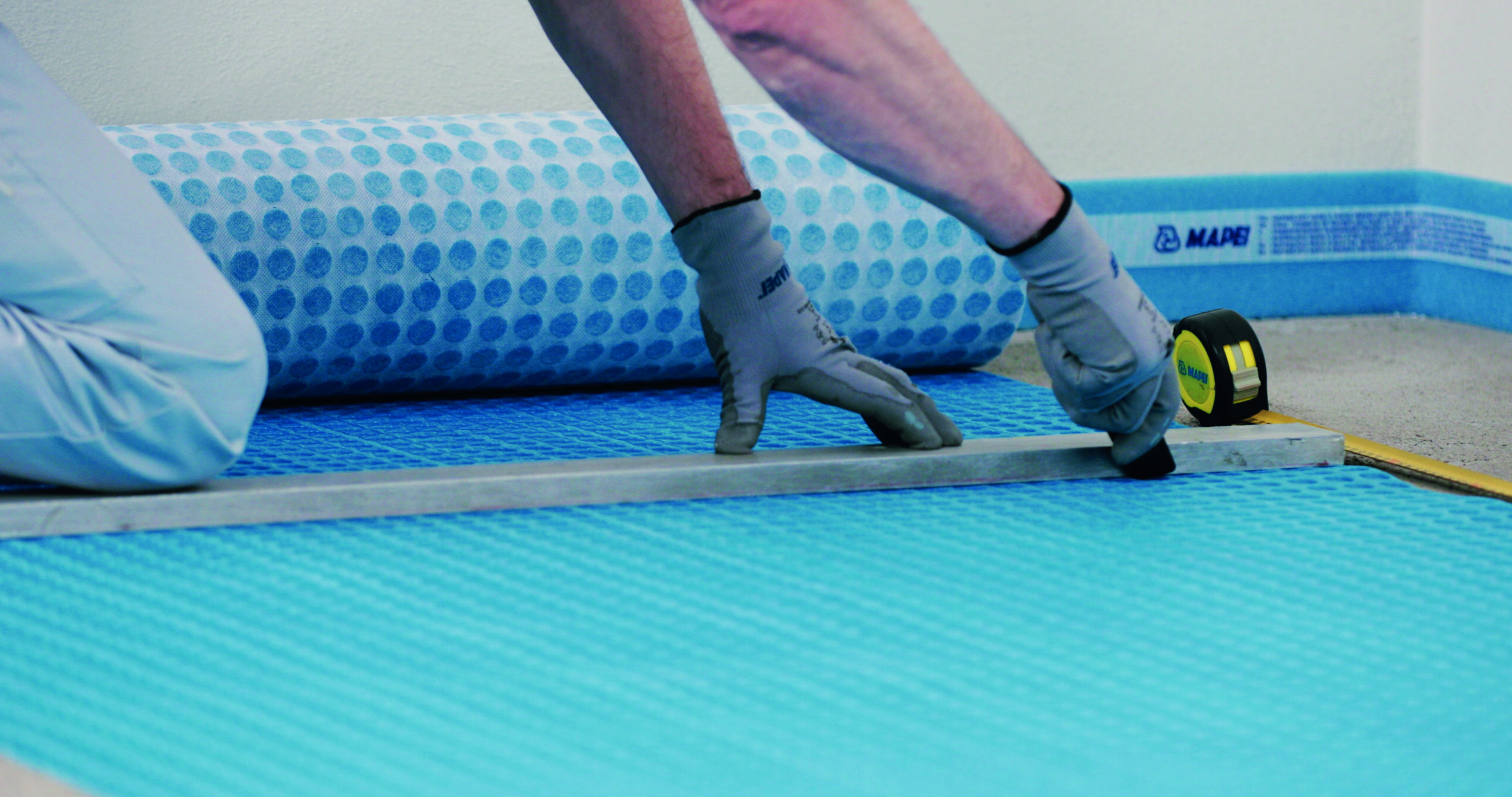 Prefab bouw en tegelwerk: 'De juiste lijm voorkomt scheuren'