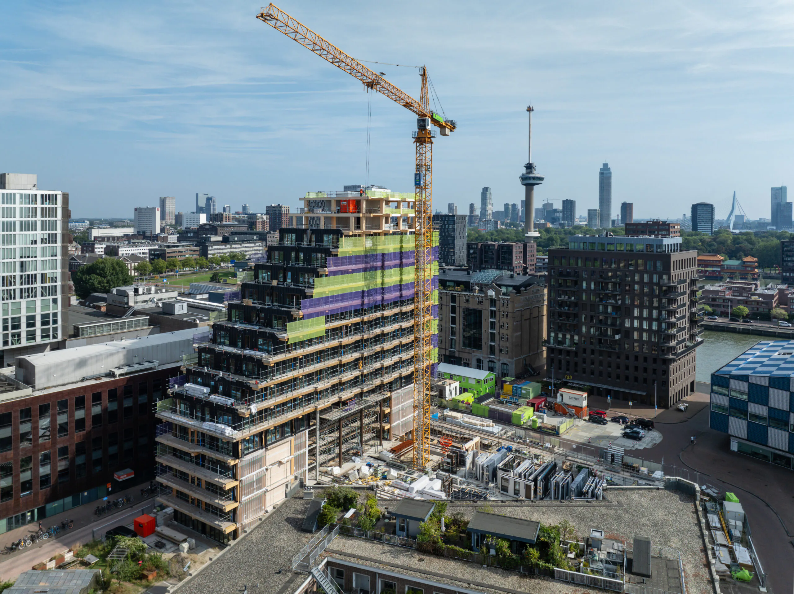‘Met SAWA in Rotterdam bouwen we één van de hoogste houten woontorens van Nederland.’ Foto: Ossip van Duivenbode voor ERA Contour.