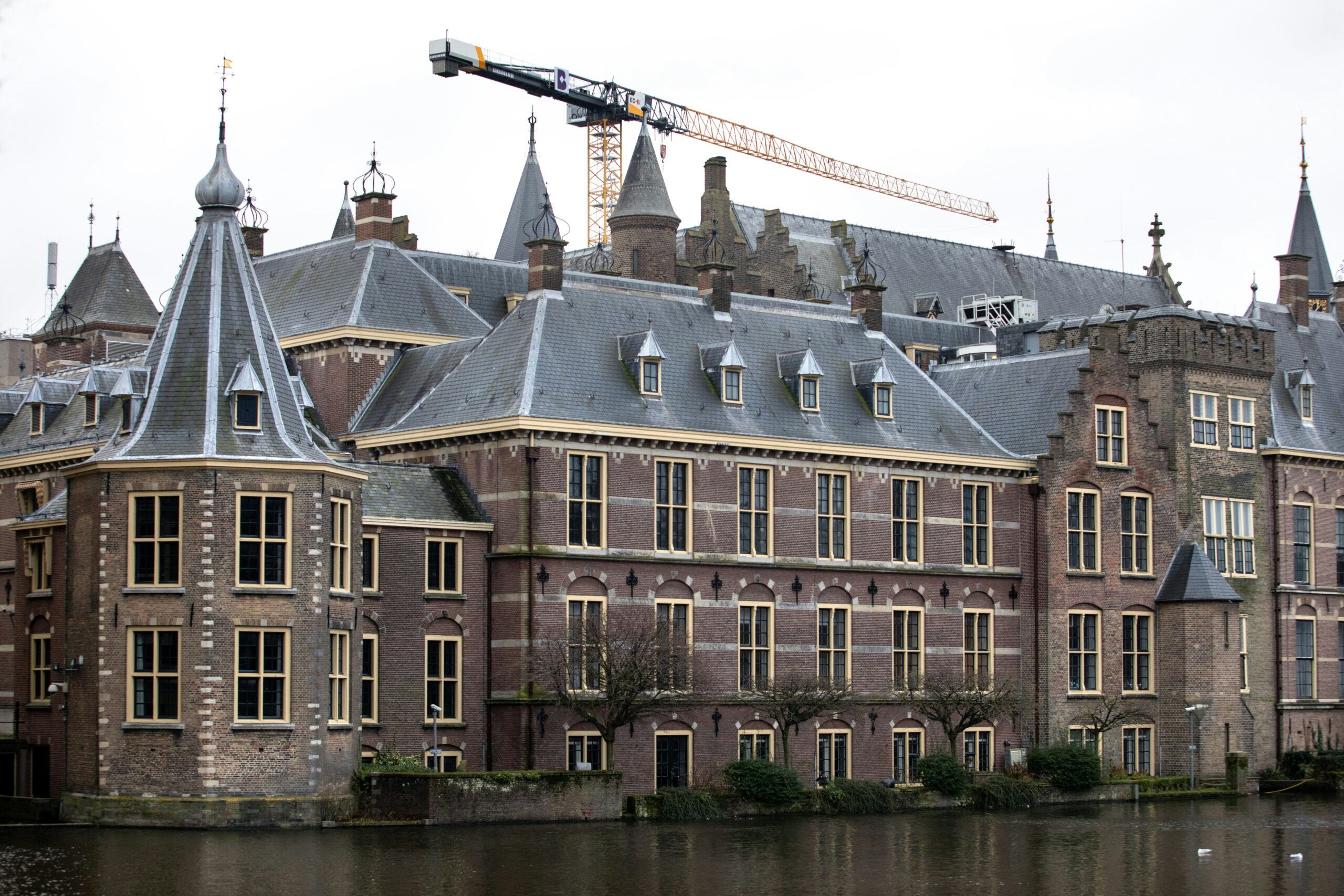 Met de komst van de twee reuzen is het Torentje van de minister-president niet langer de enige op het Binnenhof. Foto: Suzanne van de Kerk