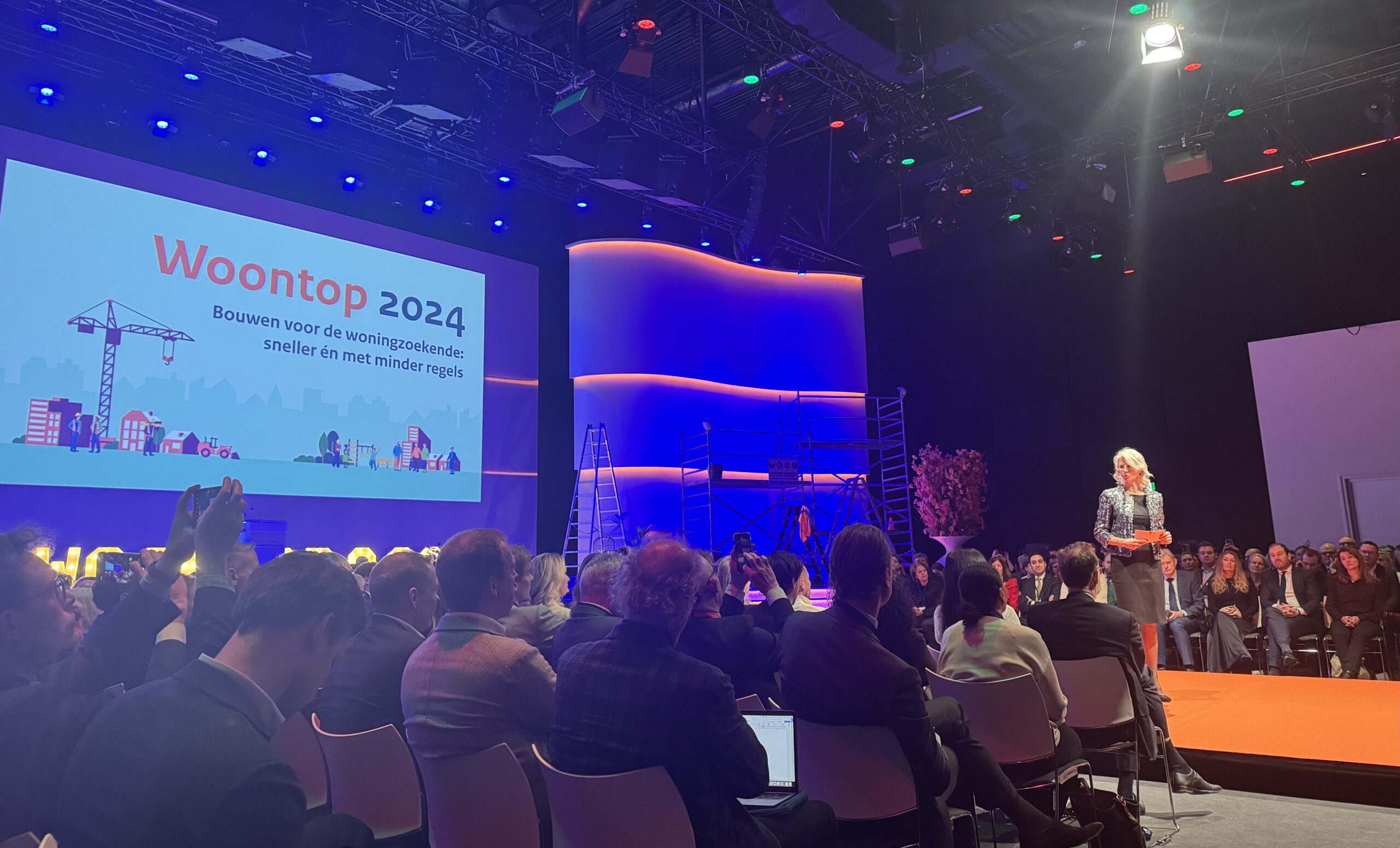 Mona Keijzer op de Woontop in december 2024. Foto: Cobouw