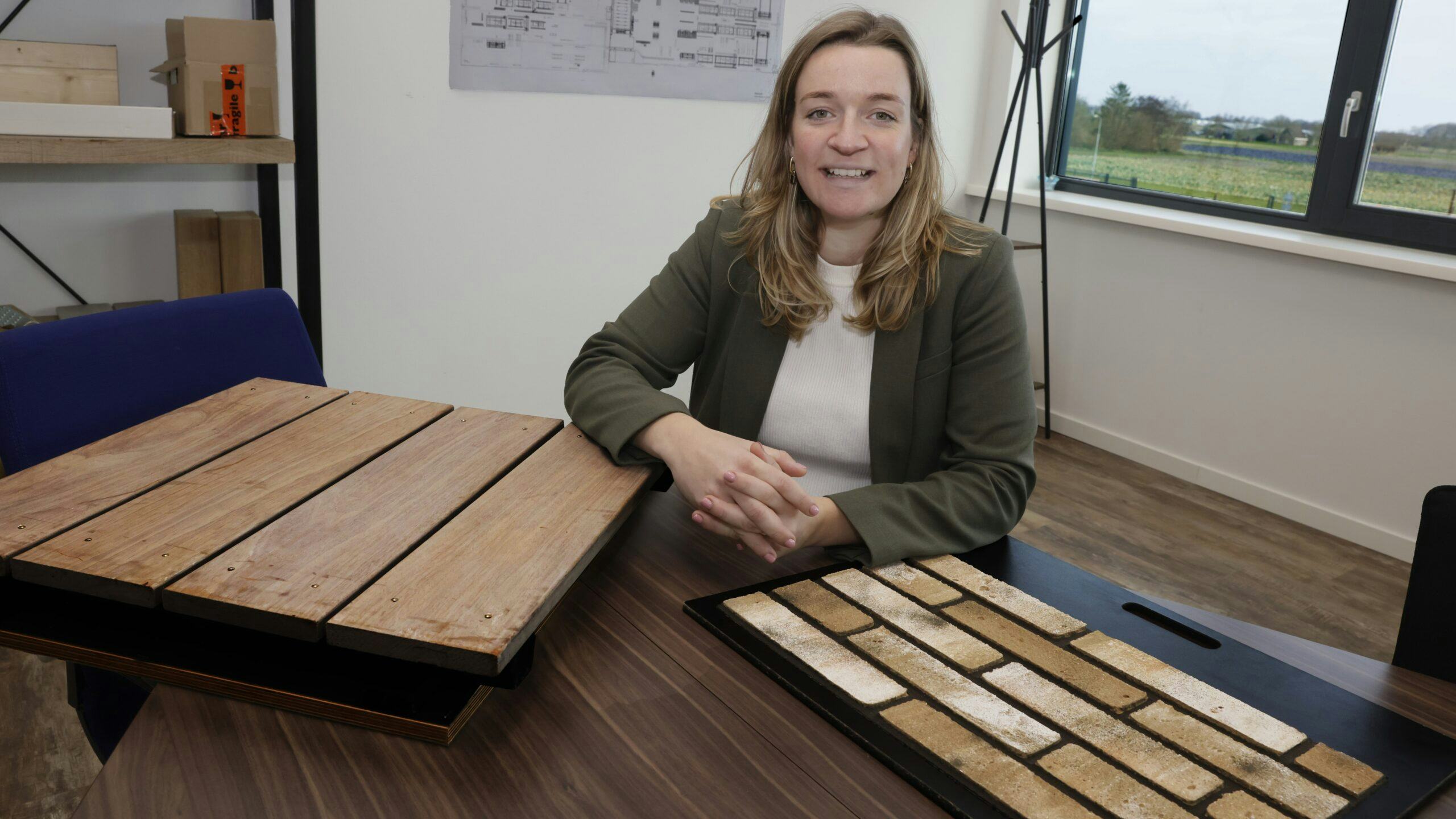 Julia Houtman, de nieuwe directeur van BAM Wood Concepts in Oudkarspel. Foto Martin Mooij