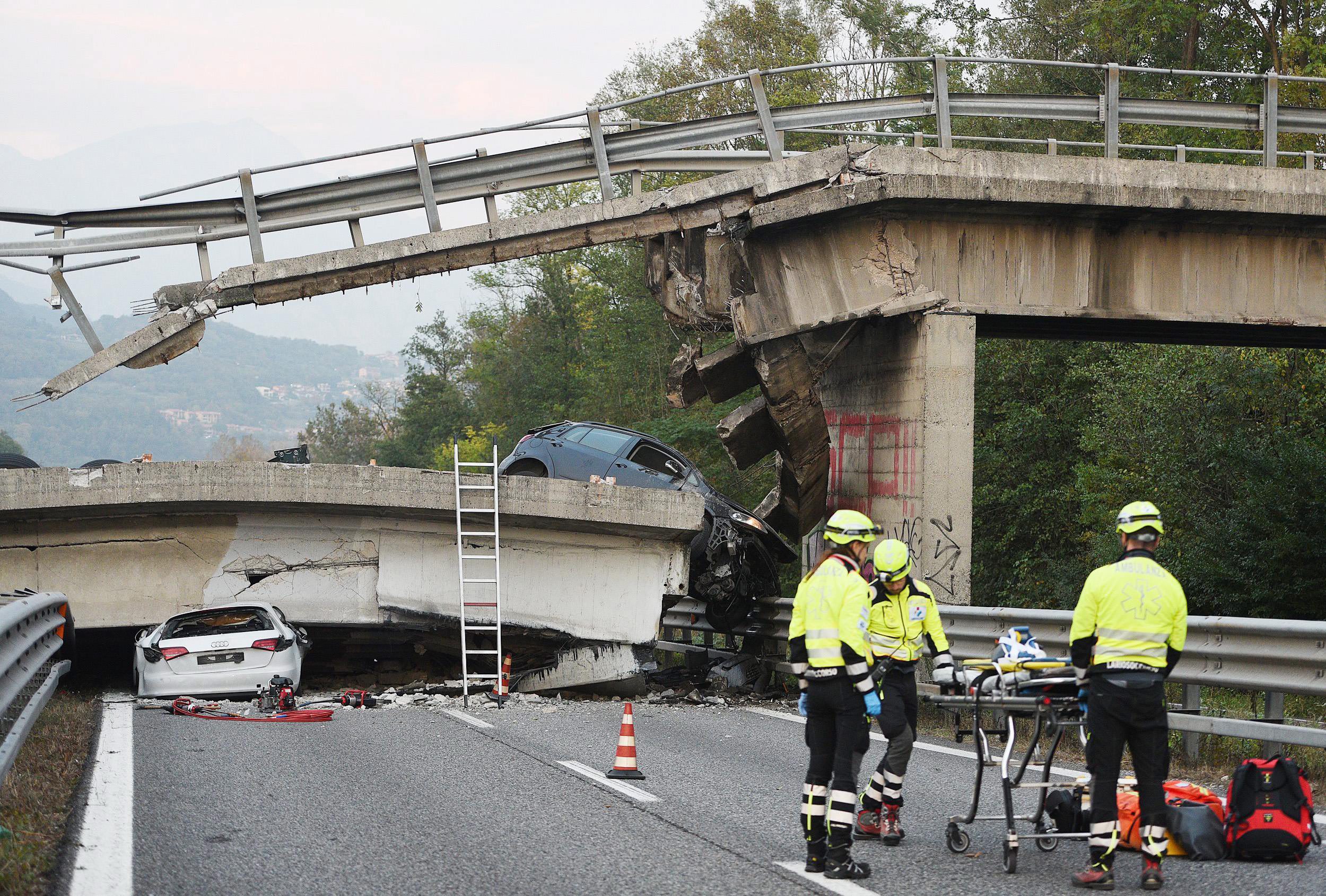 Ingestorte viaduct tussen Milaan en Lecco, 2016. Foto: Fabrizio Cusa / EPA 