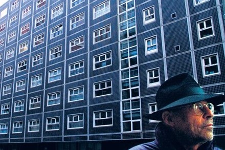 Carel Weeber bij de Zwarte Madonna in Den Haag. Foto: ANP