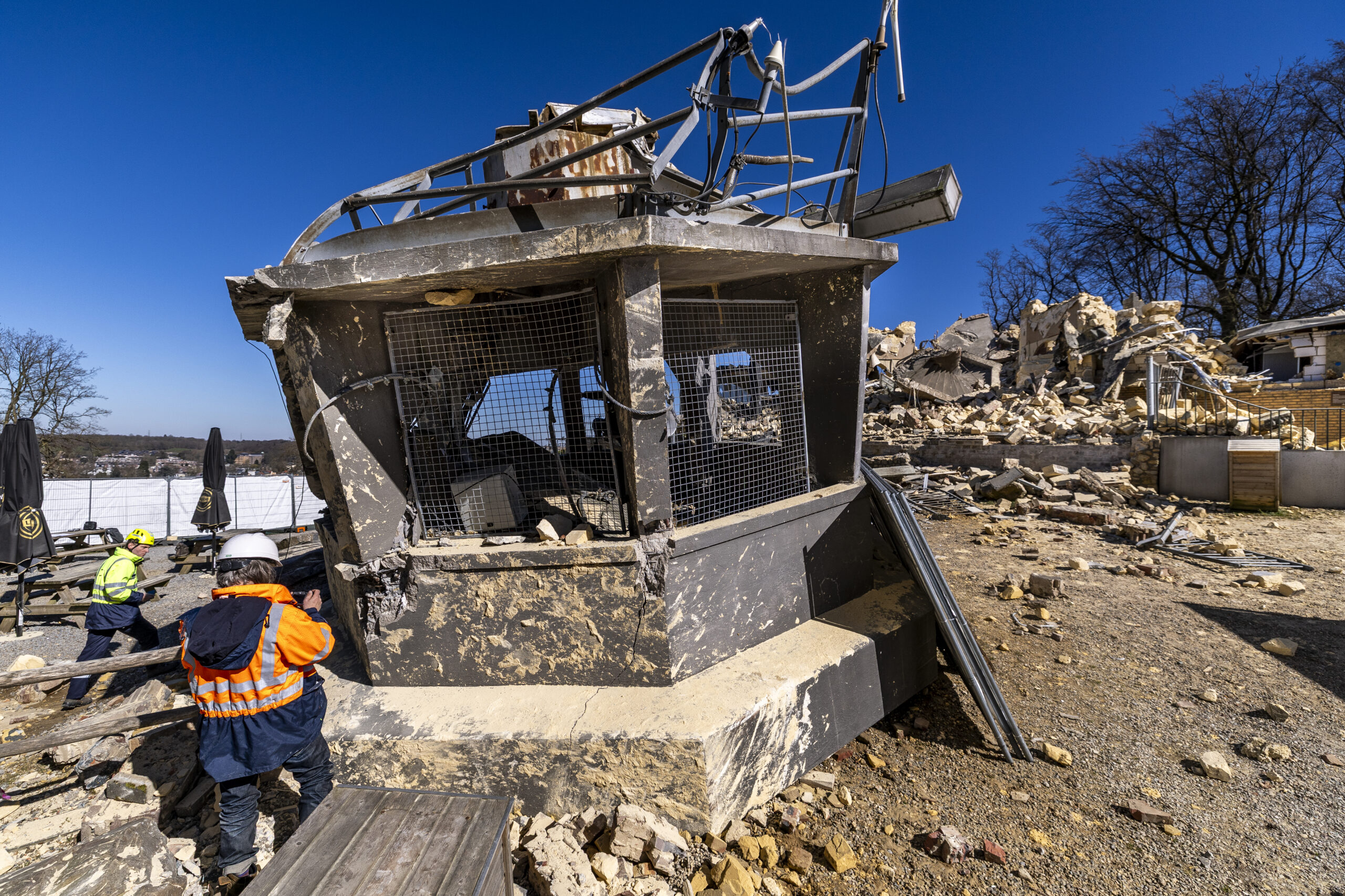 Puinstukken van de Wilhelminatoren. Foto: Marcel van Hoorn