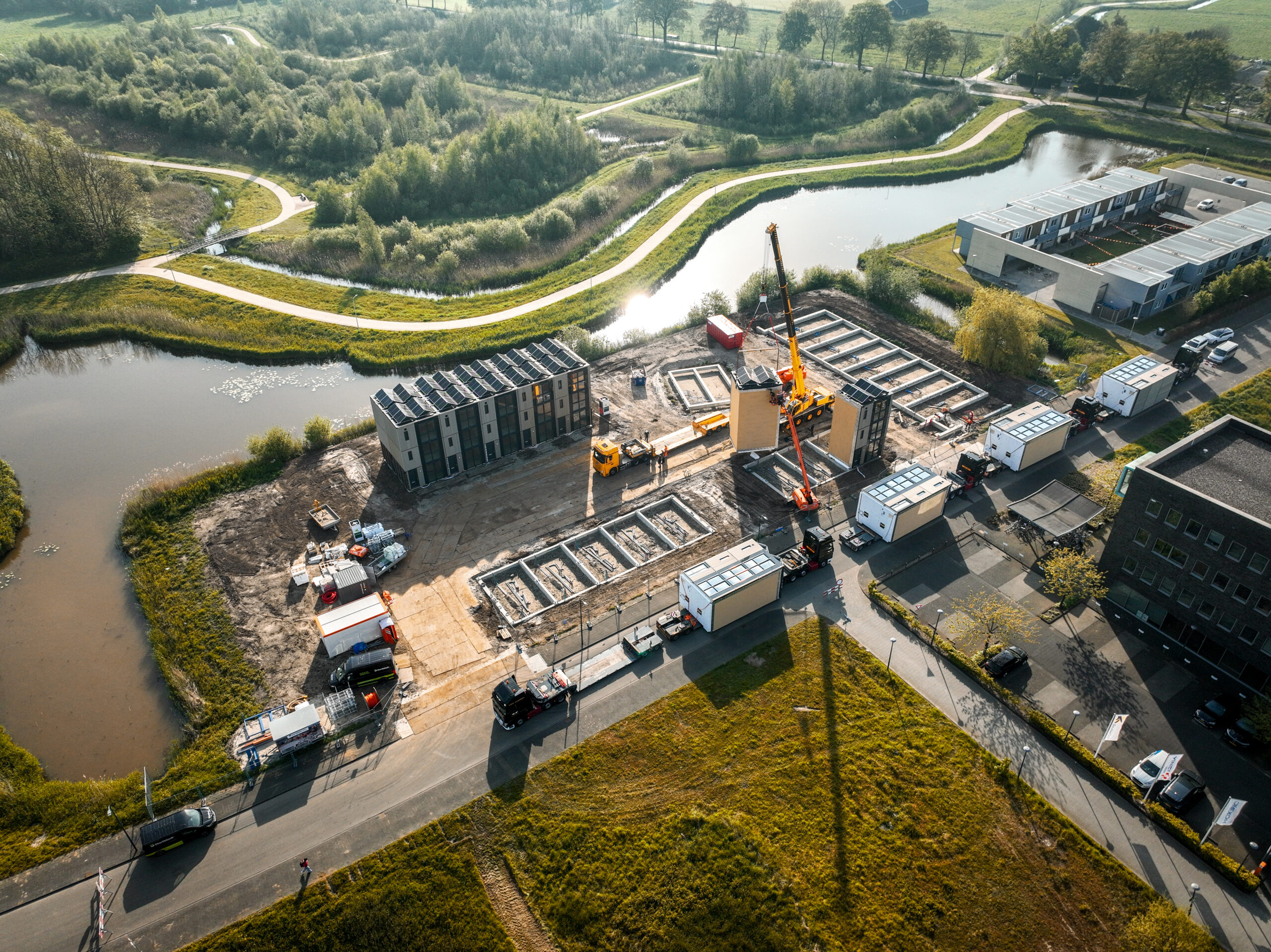Startblock-woningen worden geplaatst in Zwolle. Foto: Startblock / WHS Media