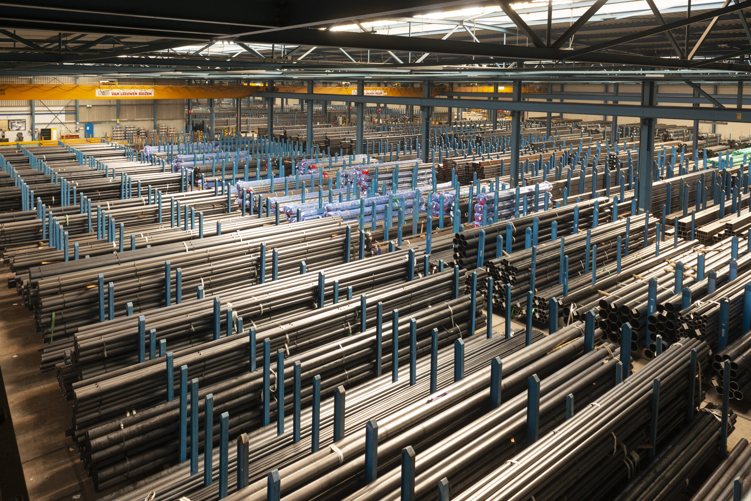 Het magazijn in Zwijndrecht van buizenleverancier Van Leeuwen. Foto: Van Leeuwen 