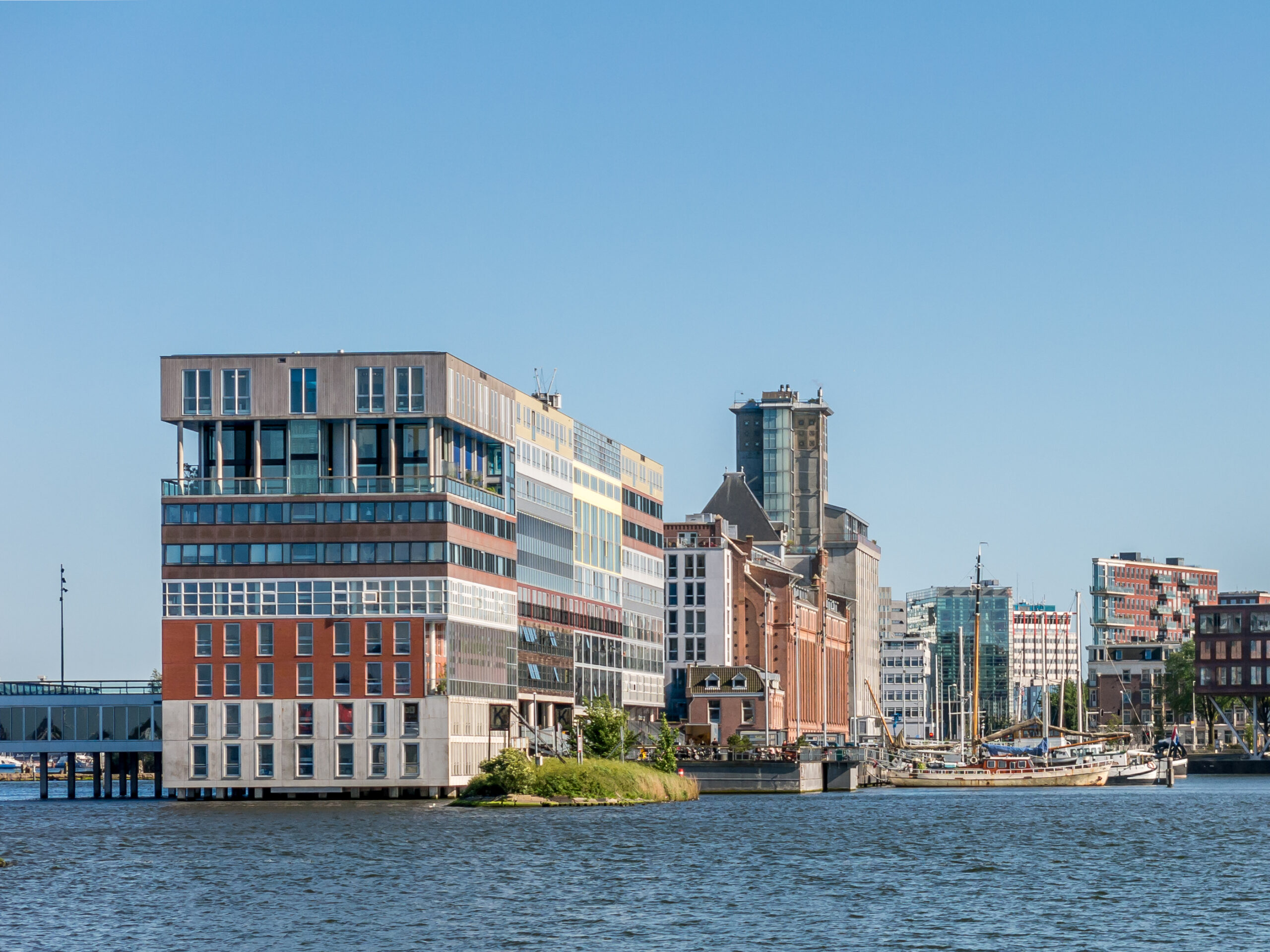 Sociale huurwoningen in Silodam aan het IJ in Amsterdam. Foto: Shutterstock