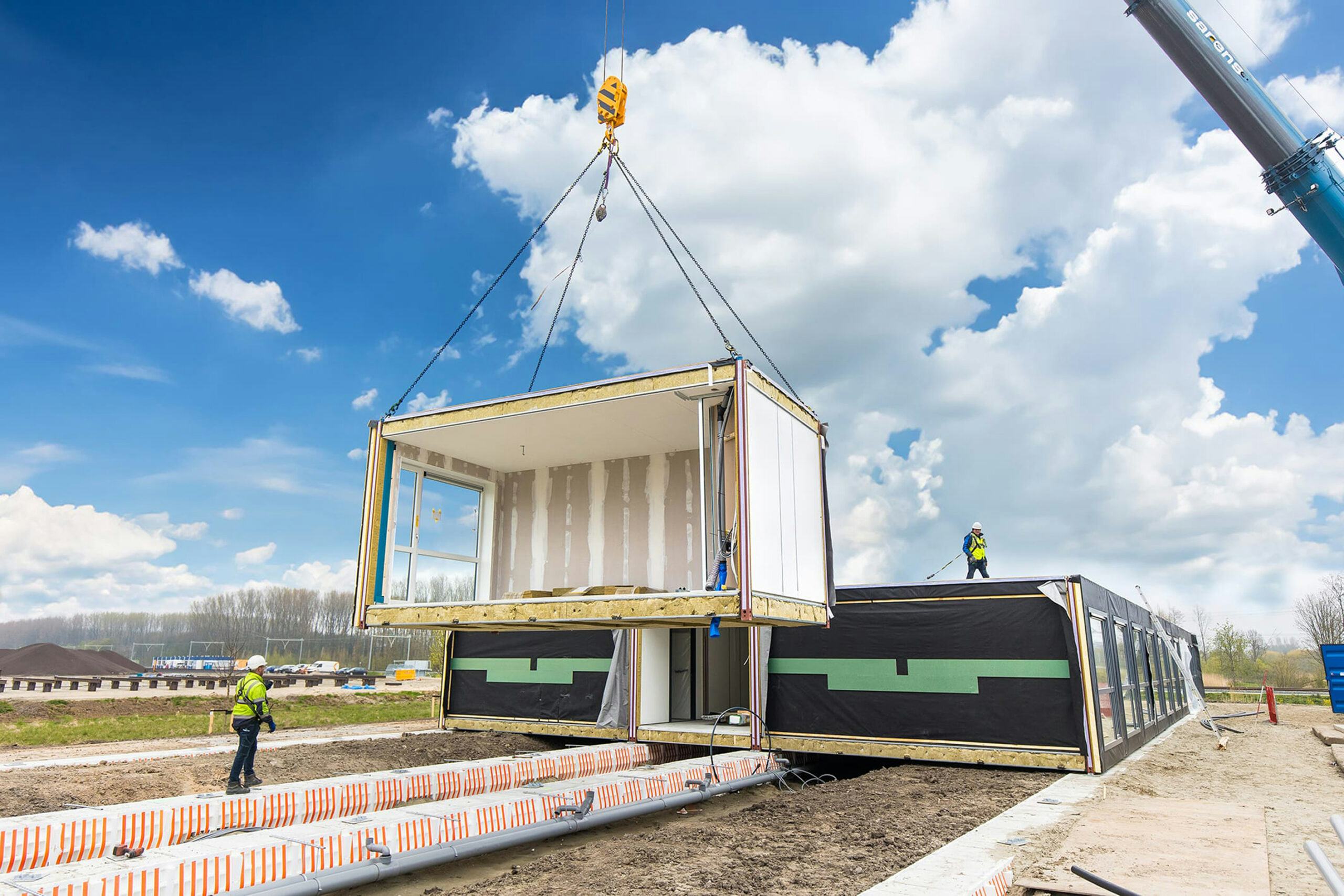 De Meeuw bezig met een project in Vlaardingen