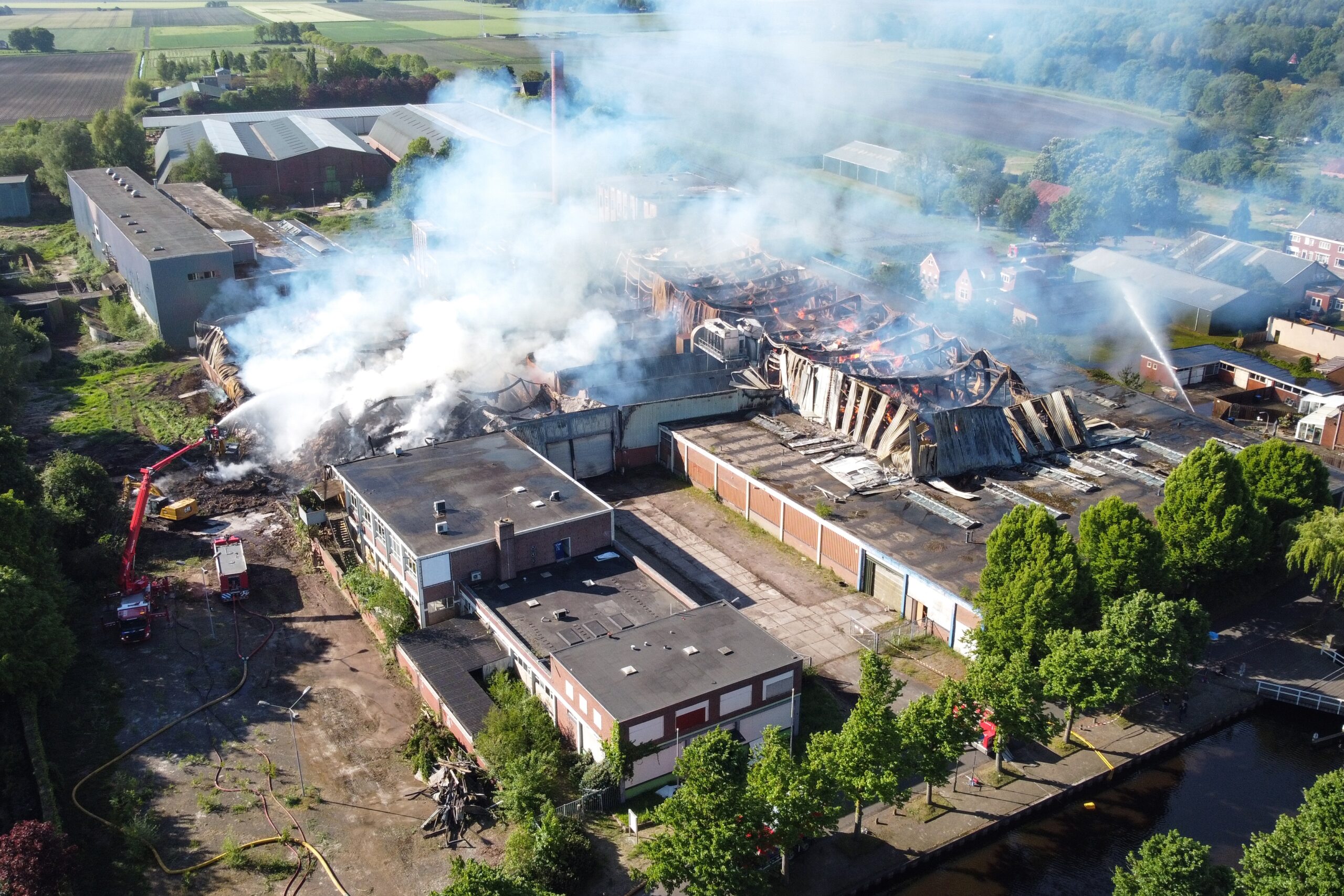 De schade bij daglicht in Oude Pekela is groot. Foto: Persbureau Meter / ANP