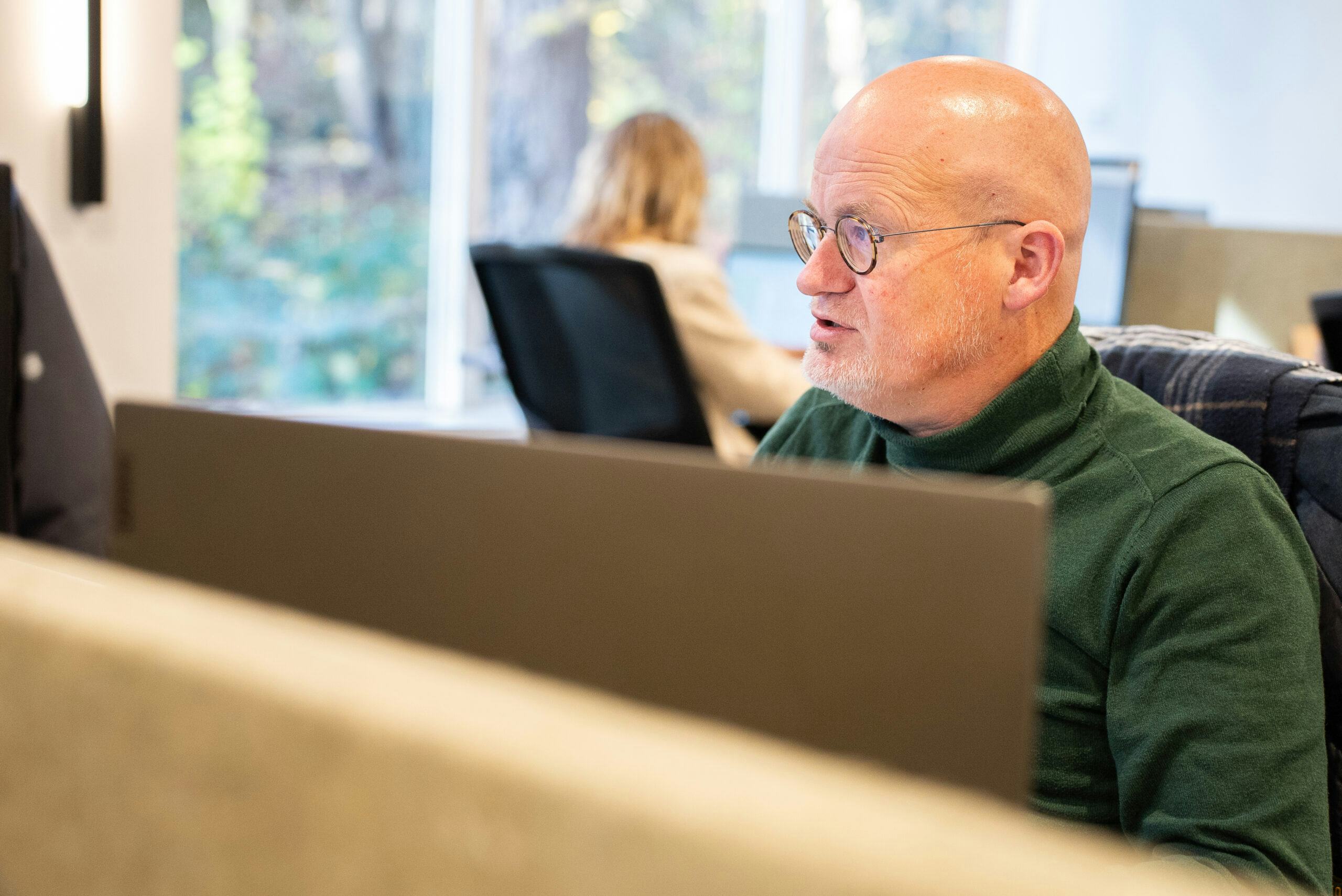 'Minder regels is niet de oplossing. Begrijpelijke en toepasbare regels wél.' InterGarant medewerker Geurt werkt aan slimme oplossingen die de keten vooruithelpen.