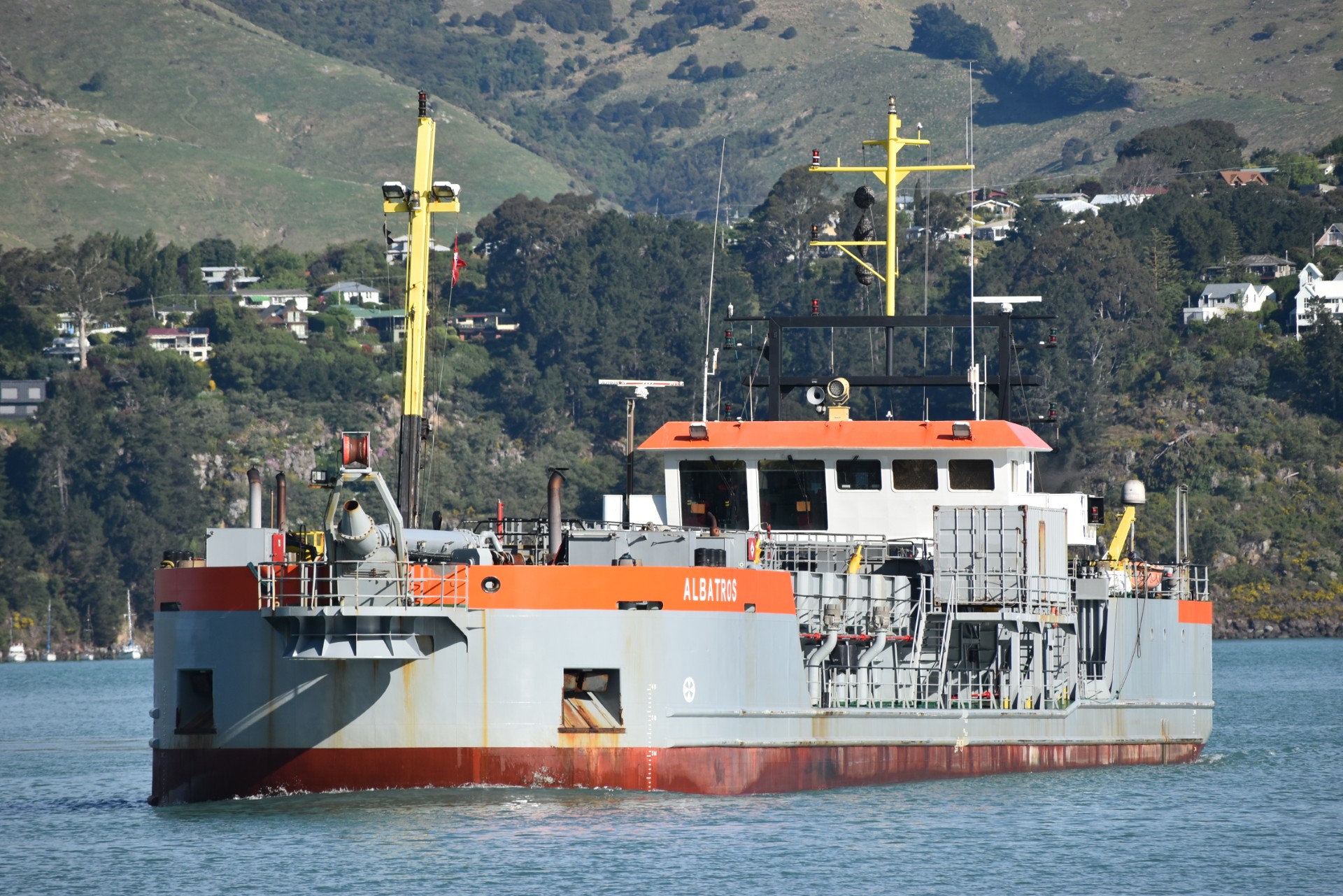 Baggerschip Albatros van De Boer in de haven van Lyttelton. Foto: Nick Tolerton