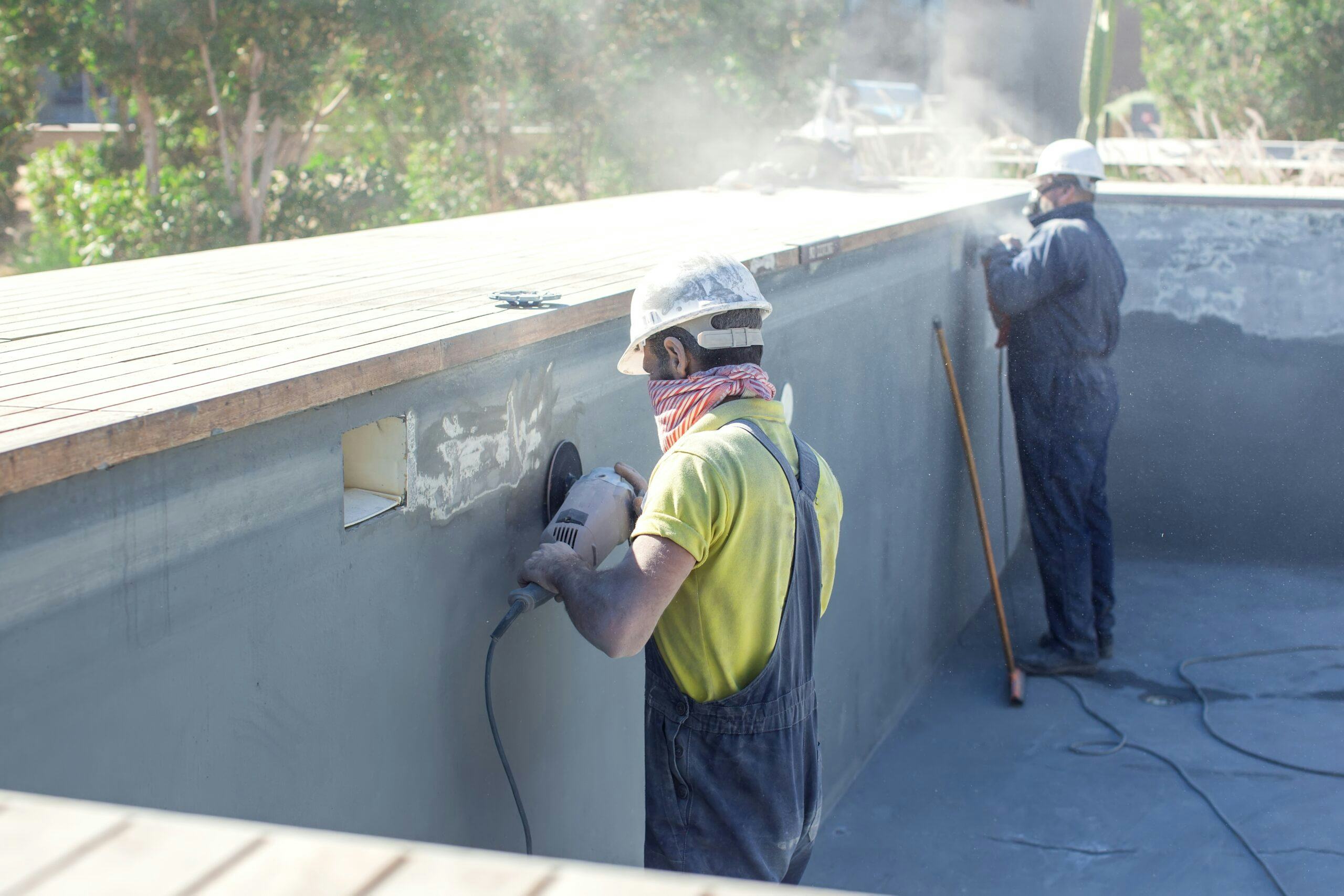 Renovatie van zwembad in het buitenland. Foto: aleks333/Shutterstock