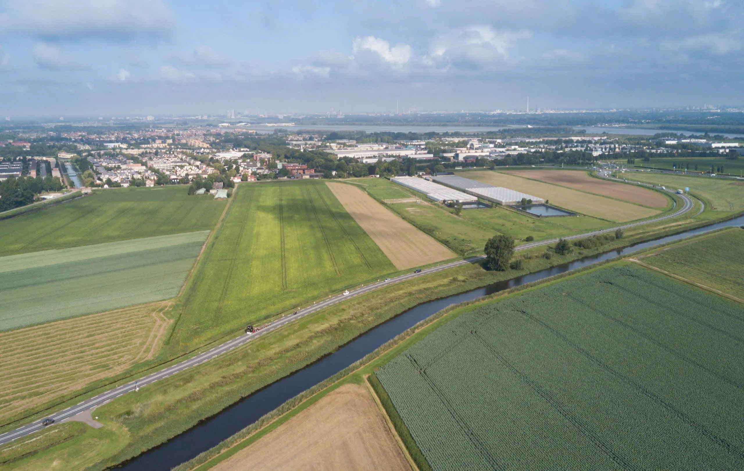 Uitbreidingslocatie Oud-Beijerland. Het bezit van landbouwgrond is behoorlijk versnipperd in Nederland. Foto: Gemeente Hoekse Waard
