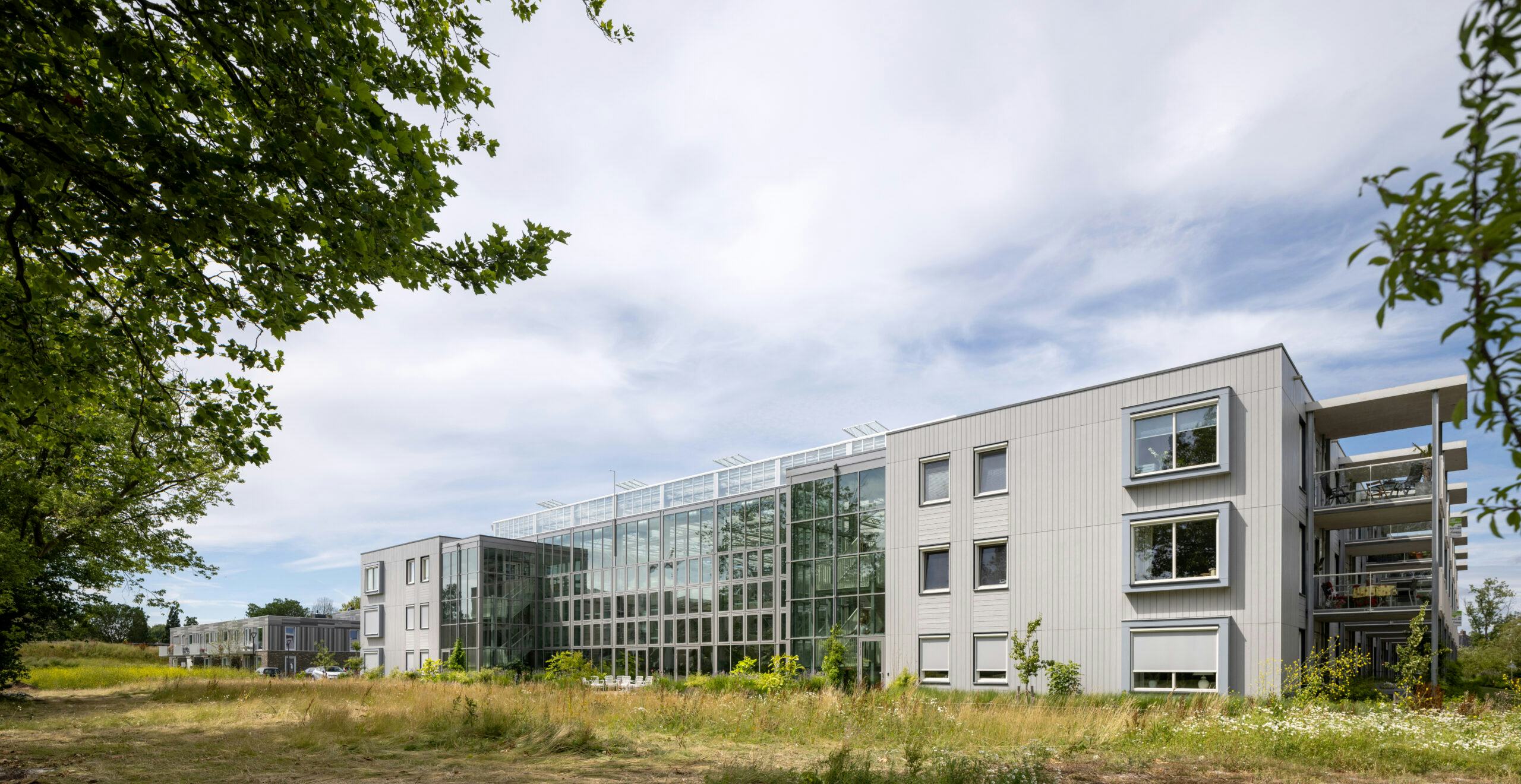 Vezelcement gevelstroken: duurzaam en brandveilig