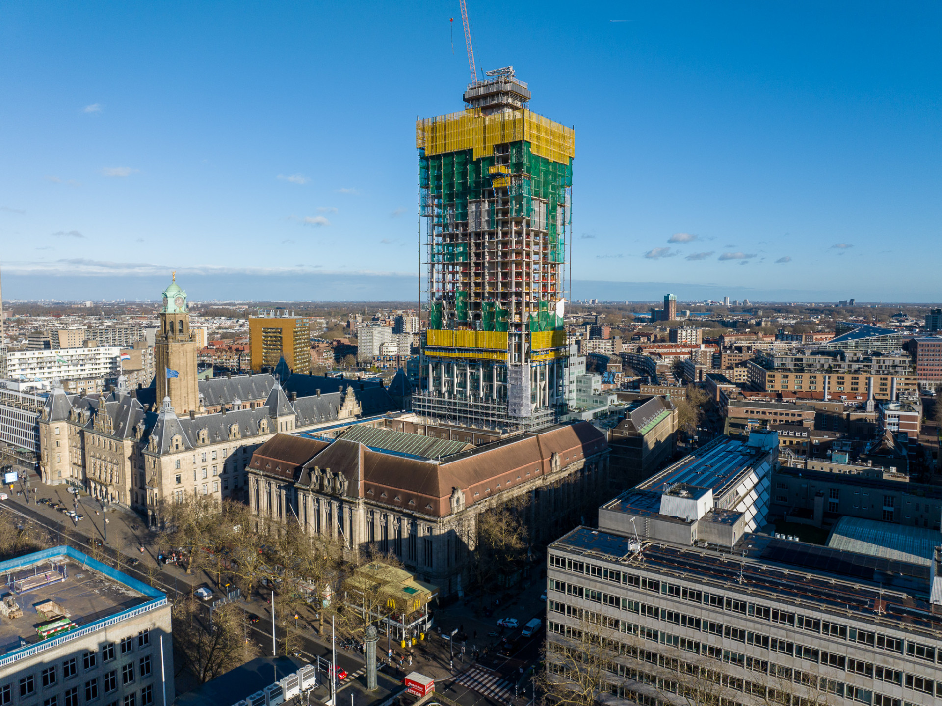 De woontoren van The Post wordt vlak naast het oude postkantoor van Rotterdam gebouwd. Foto: The Post Bouw 