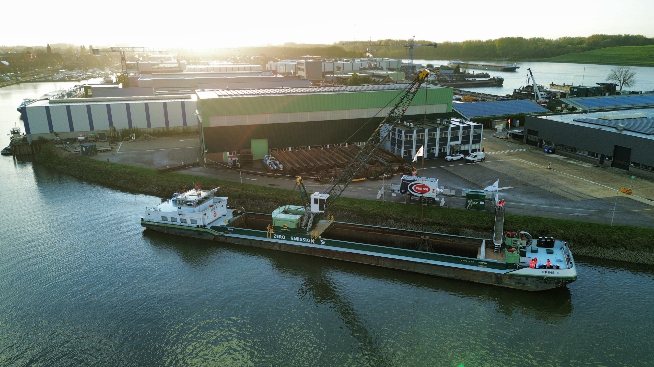De PrinsZEs aan wal in Sliedrecht. Foto: Van den Herik / Levi van de Lustgraaf