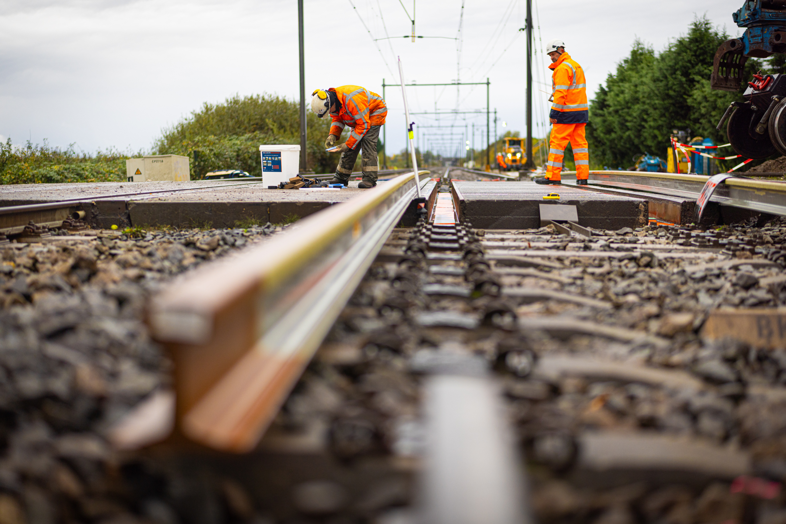 Volgend jaar wordt voor 1,8 miljard euro verspijkerd aan het spoor. Dat bedrag is verspreid over vierhonderd projecten door het hele land. Foto: ProRail / Stefan Verkerk