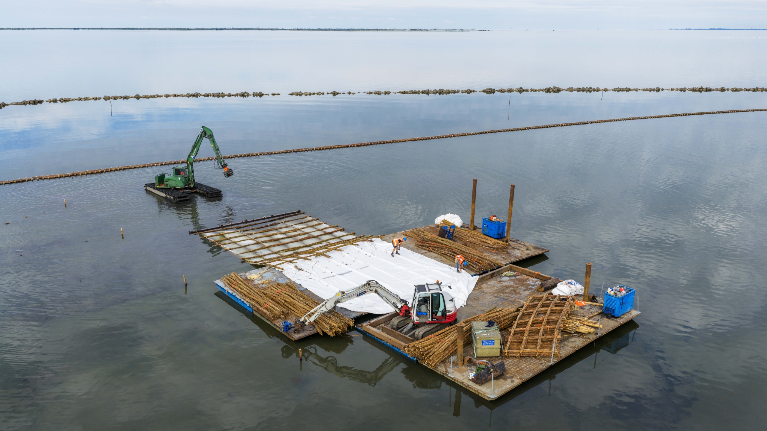 Het Duitse bedrijf Naue experimenteert in Groningen en het Markermeer met geotextiel op basis van biobased materiaal. Foto: Naue