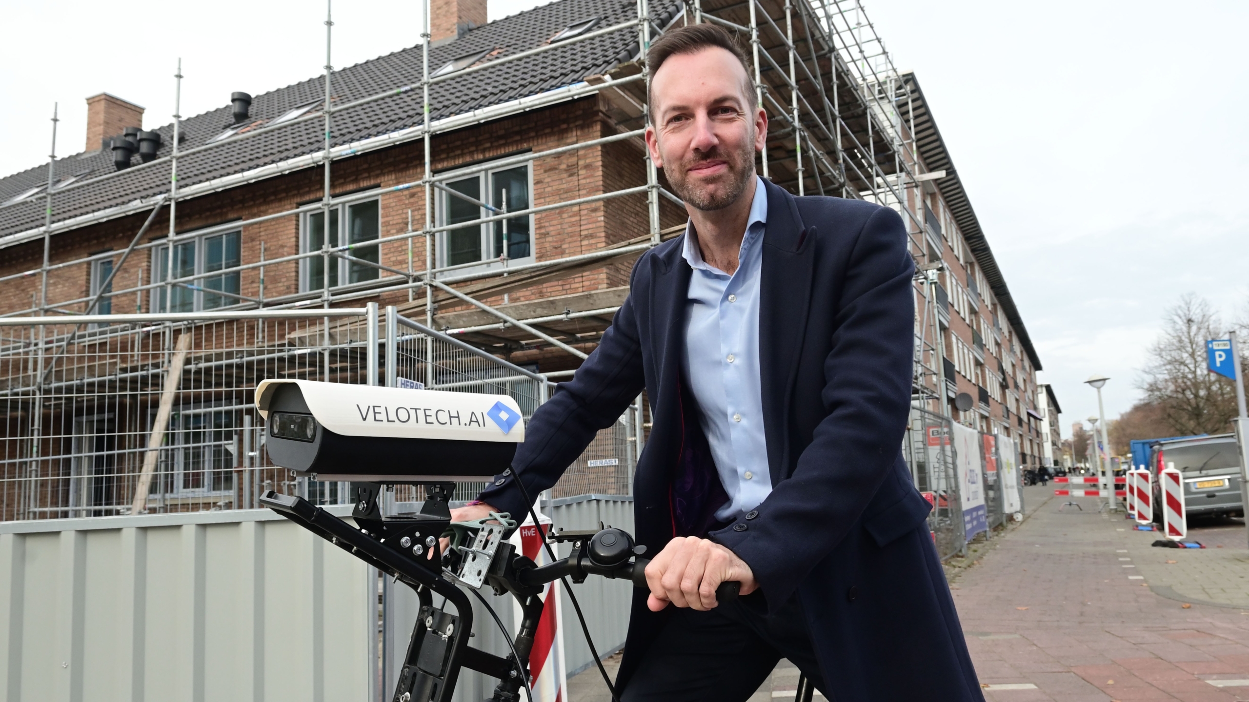 Scanfiets tegen illegaal geplaatst bouwmateriaal. Foto: Ronald Bakker