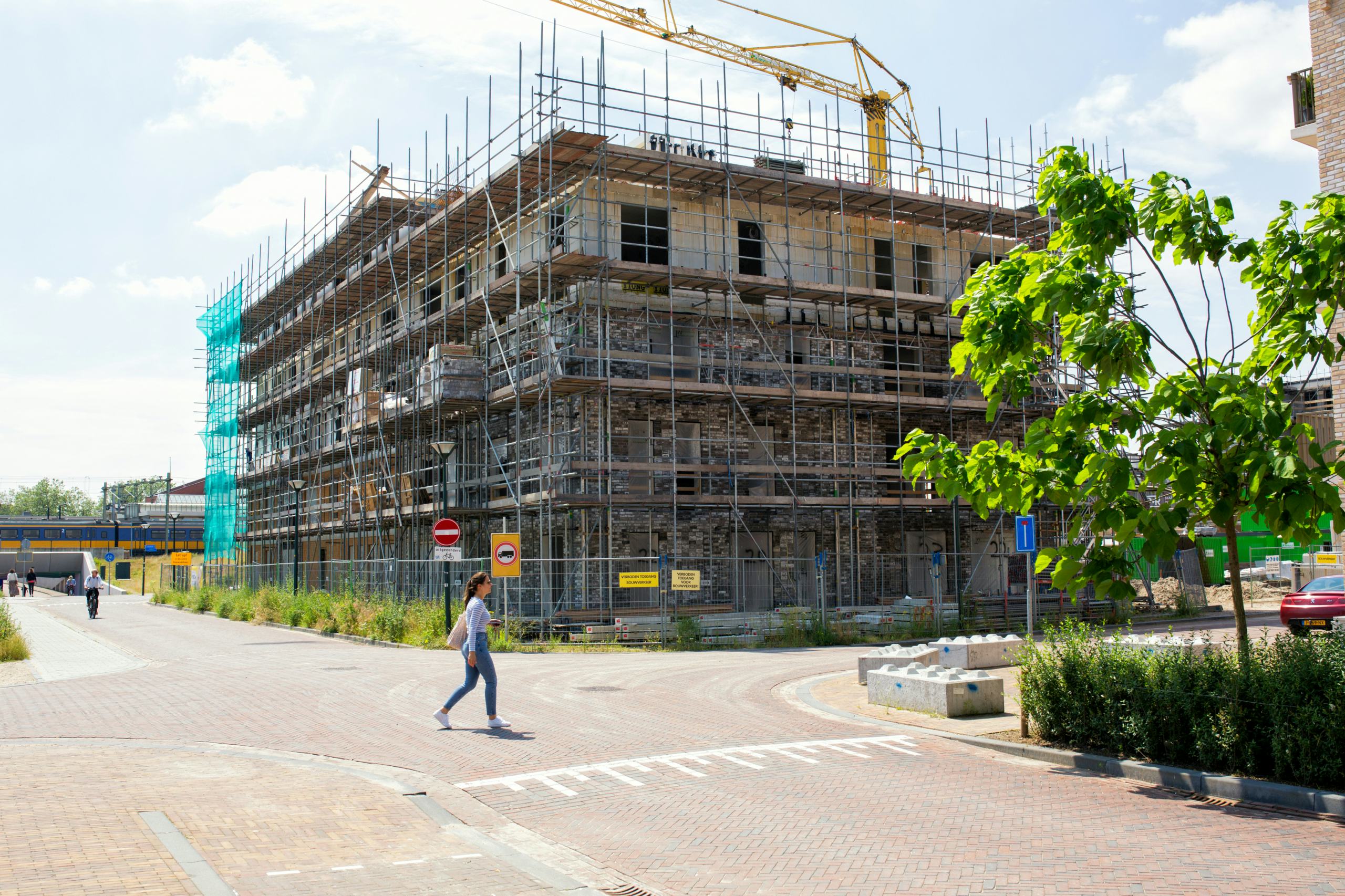 Nieuwbouw in Zutphen. In Gelderland verloopt het bouwen van appartementencomplexen relatief snel.