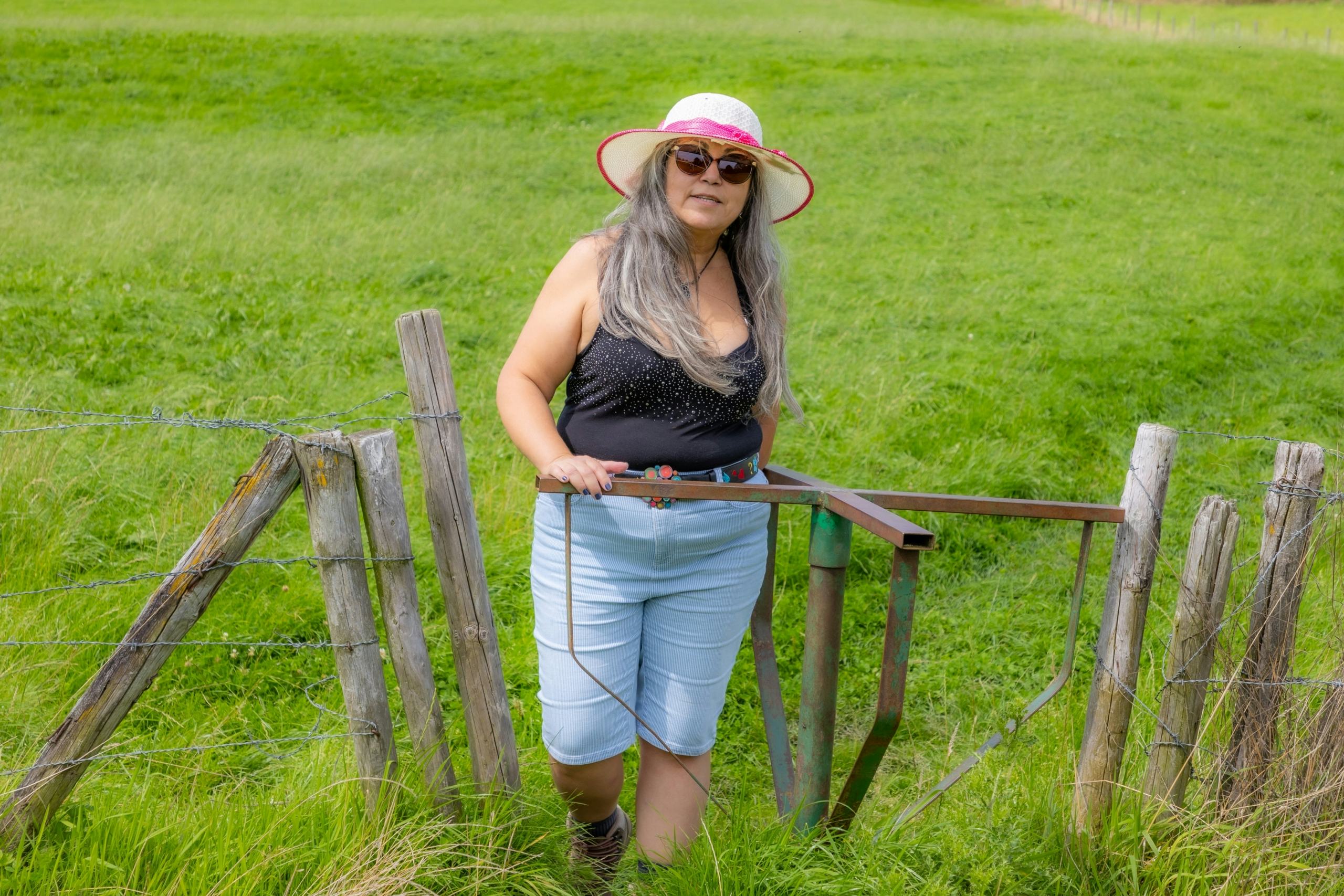 Randstedelingen zoeken de ruimte op en vindt die in Limburg. Op deze foto staat een wandelaar in het Zuid-Limburgse Gulpen-Wittem. Foto: Shutterstock/Foto Para Ti