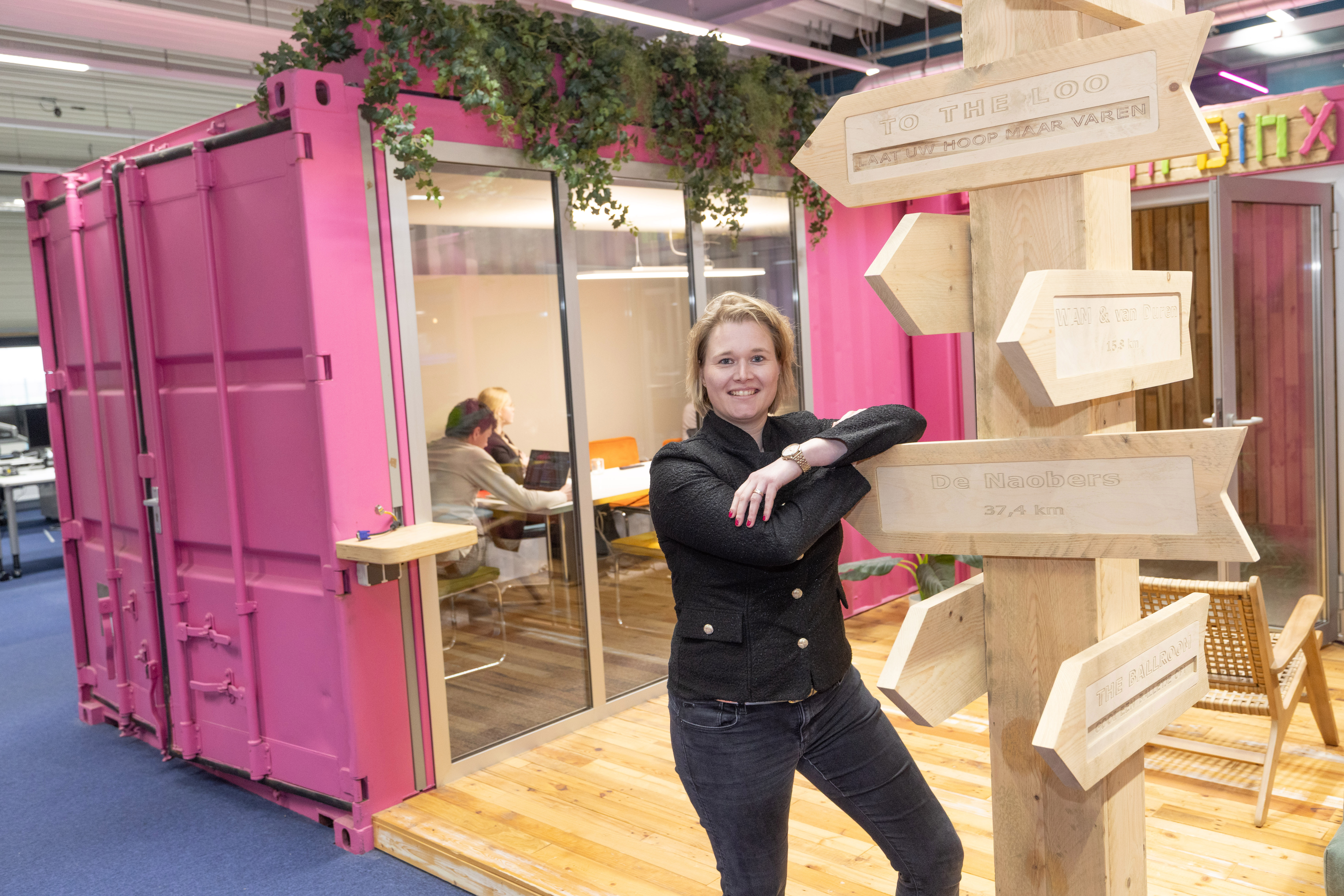 Leonie Meuwszen van BINX Smartility in haar kantoor in Groenlo: "We letten nu weer op meer vrouwen in de beeldvorming, en meteen melden er zich twee vrouwen."
Foto: Sjef Prins / APA