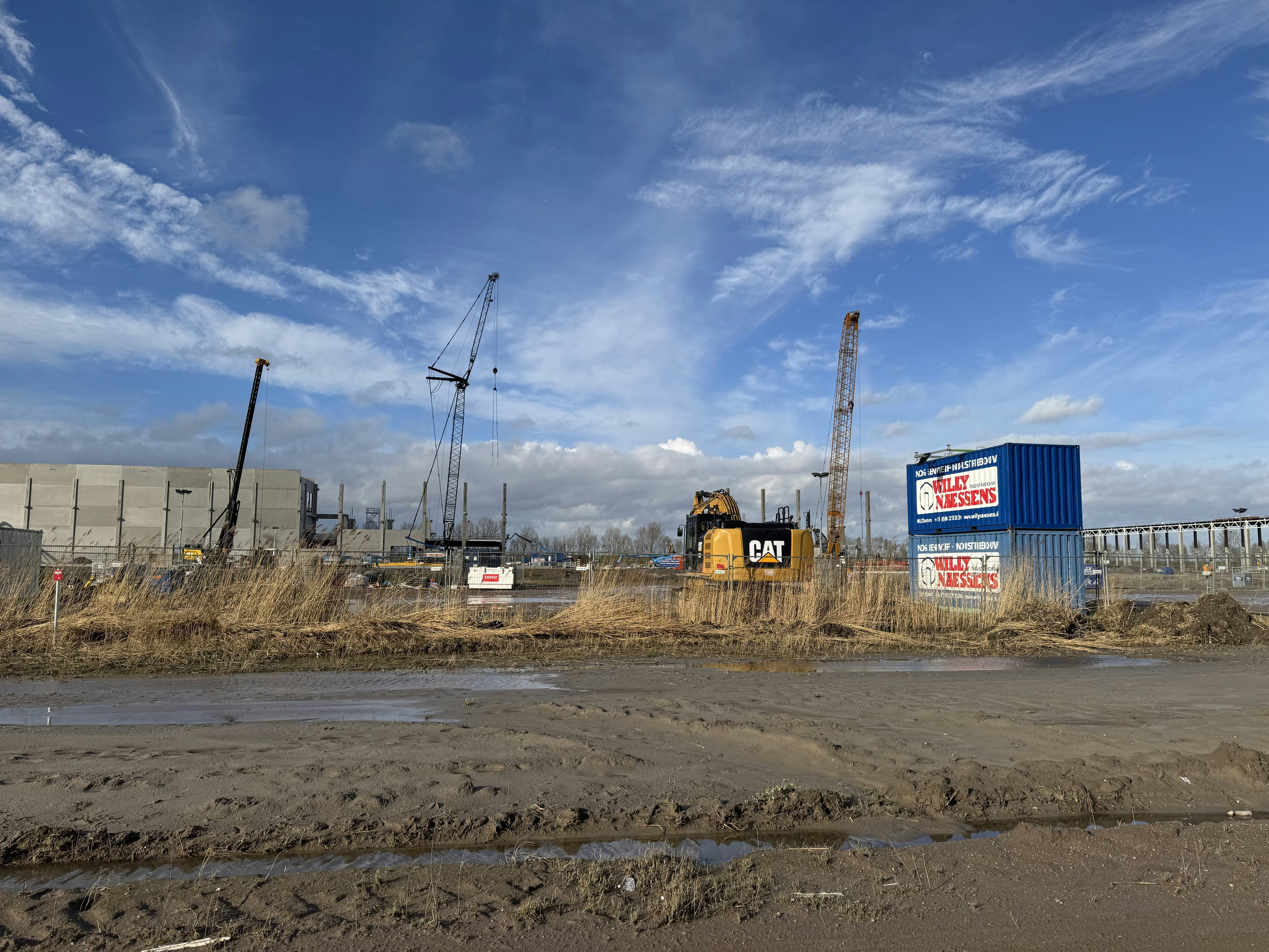De bouwplaats van het distributiecentrum van Jysk in Lelystad. Foto: Cobouw