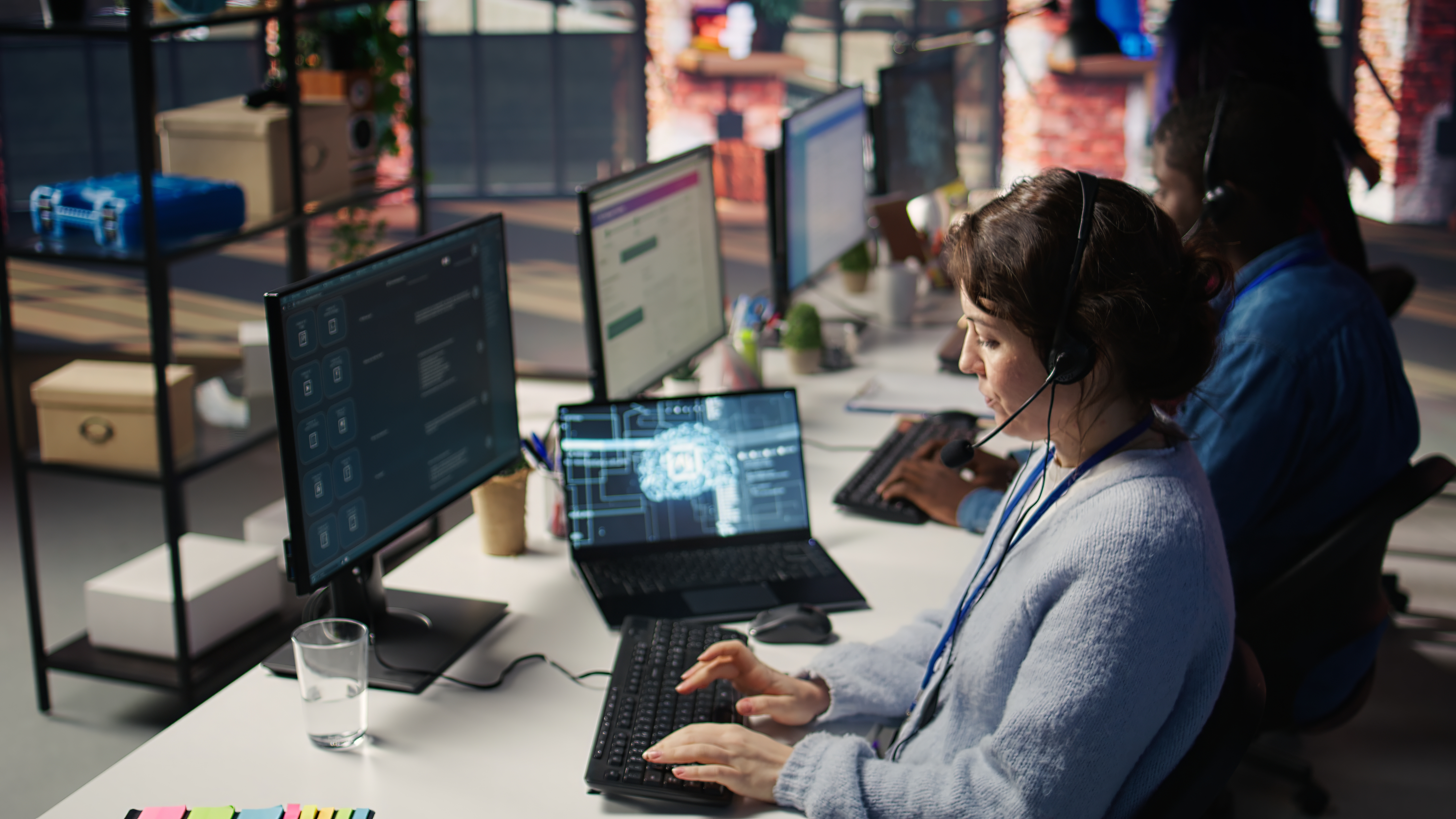 AI-agents veroveren de bouwsector in rap tempo. Bij Nederlandse softwarebedrijven als Savvy.codes, VionA, Bonsai Software en Watermelon gaan ze momenteel als warme broodjes over de toonbank.