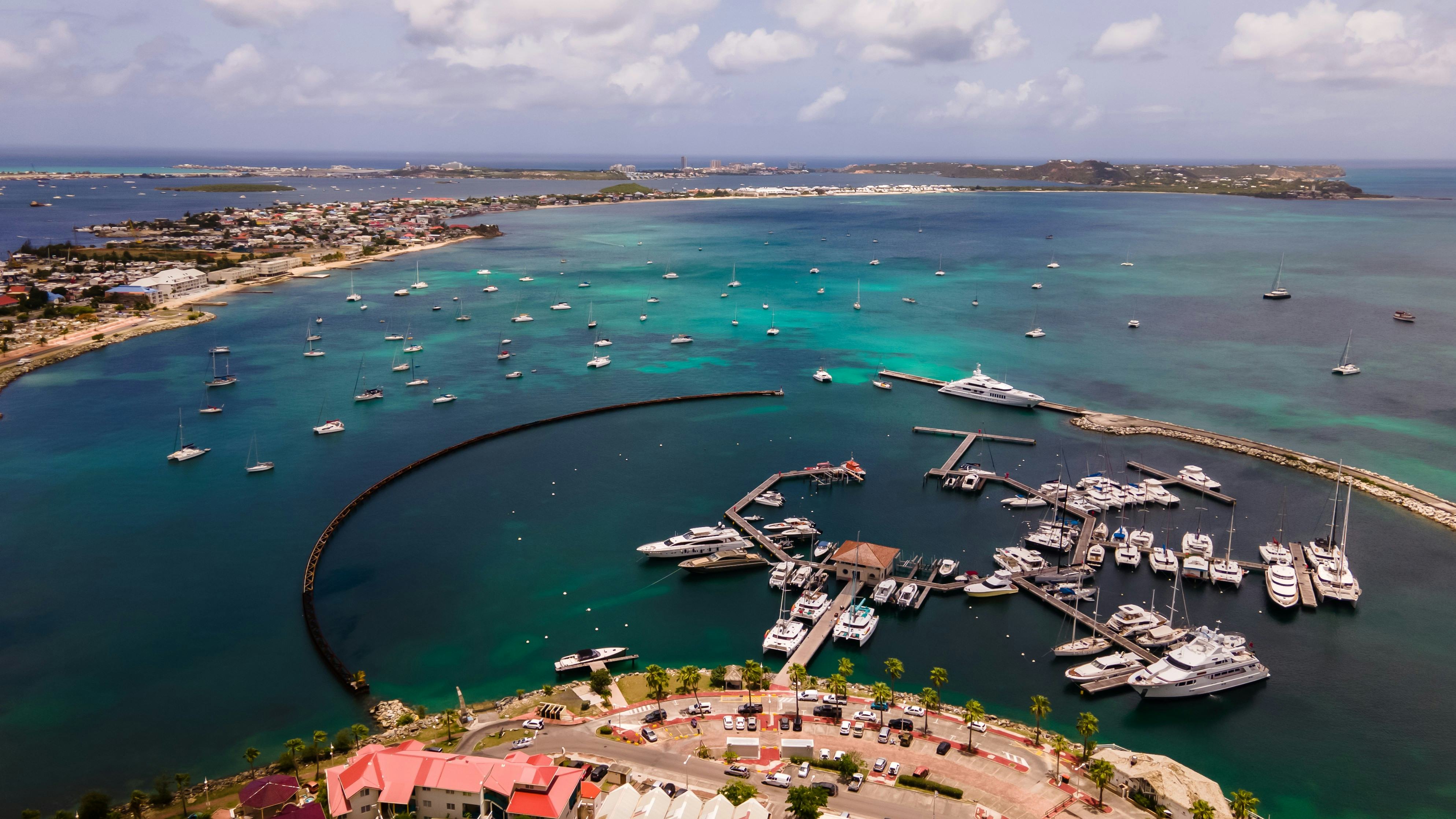 De rechtbank oordeelt dat de omkoping het vertrouwen in het openbaar bestuur heeft geschaad. Heyliger werd in 2020 al veroordeeld tot vijf jaar gevangenisstraf wegens corruptie en witwassen. Foto: Pavel E/ Shutterstock