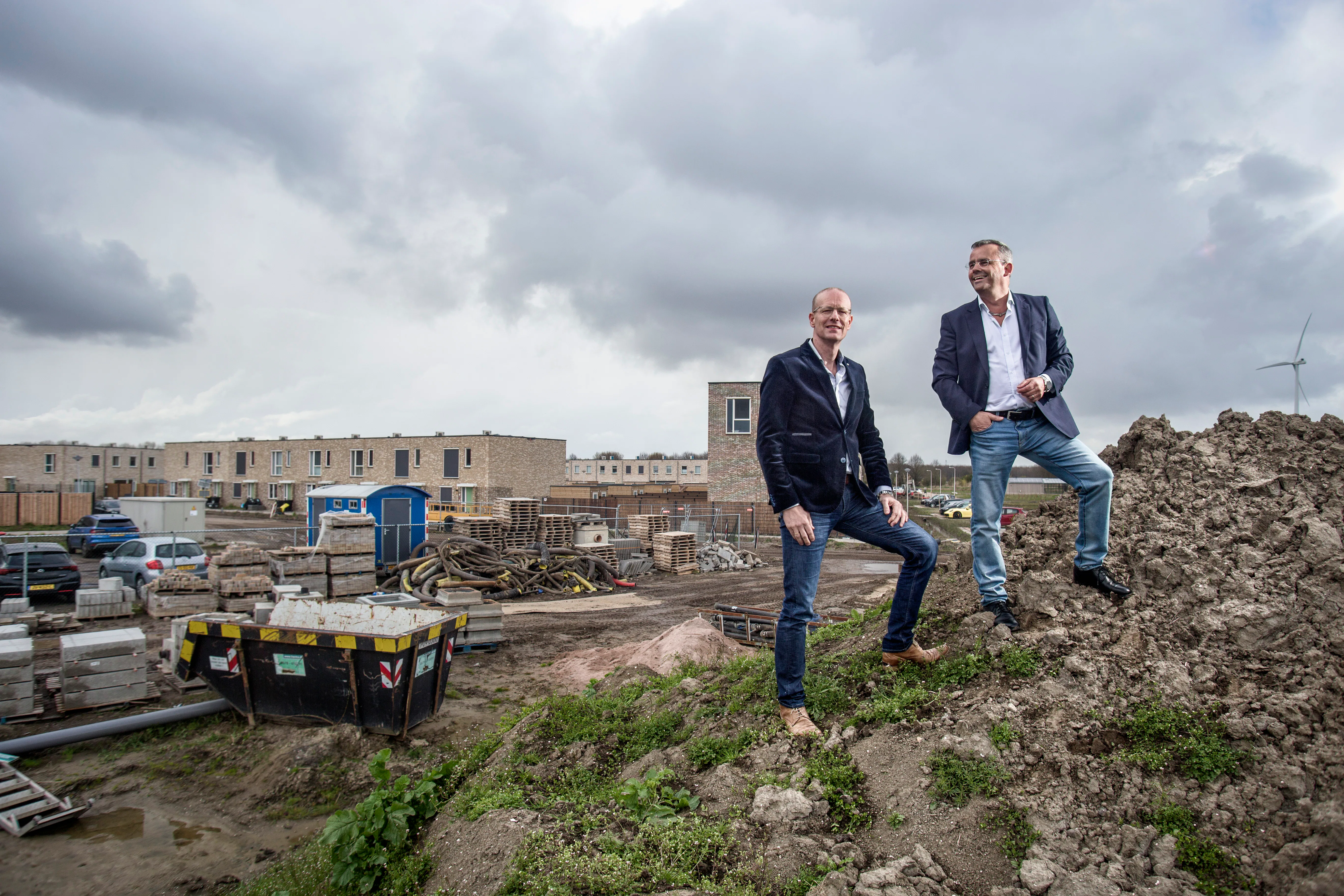 Roel Buitenwerf en Wim-Heerke Spronk, hier in Almere, zijn op zoek naar bouwkansen. Foto: Eran Oppenheimer.