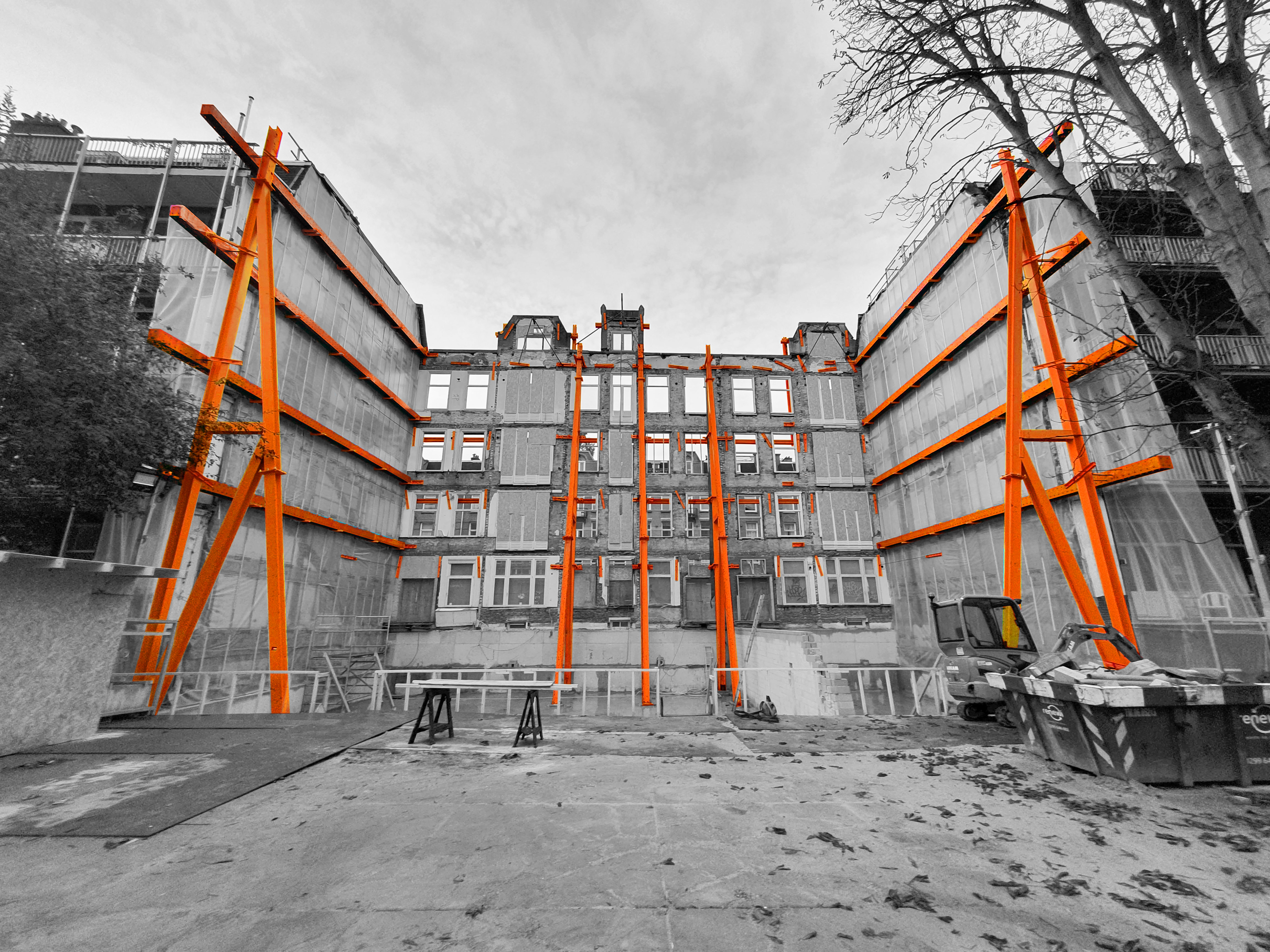 Stabilisatie van de karakteristieke voorgevel aan de Admiraal de Ruijterweg