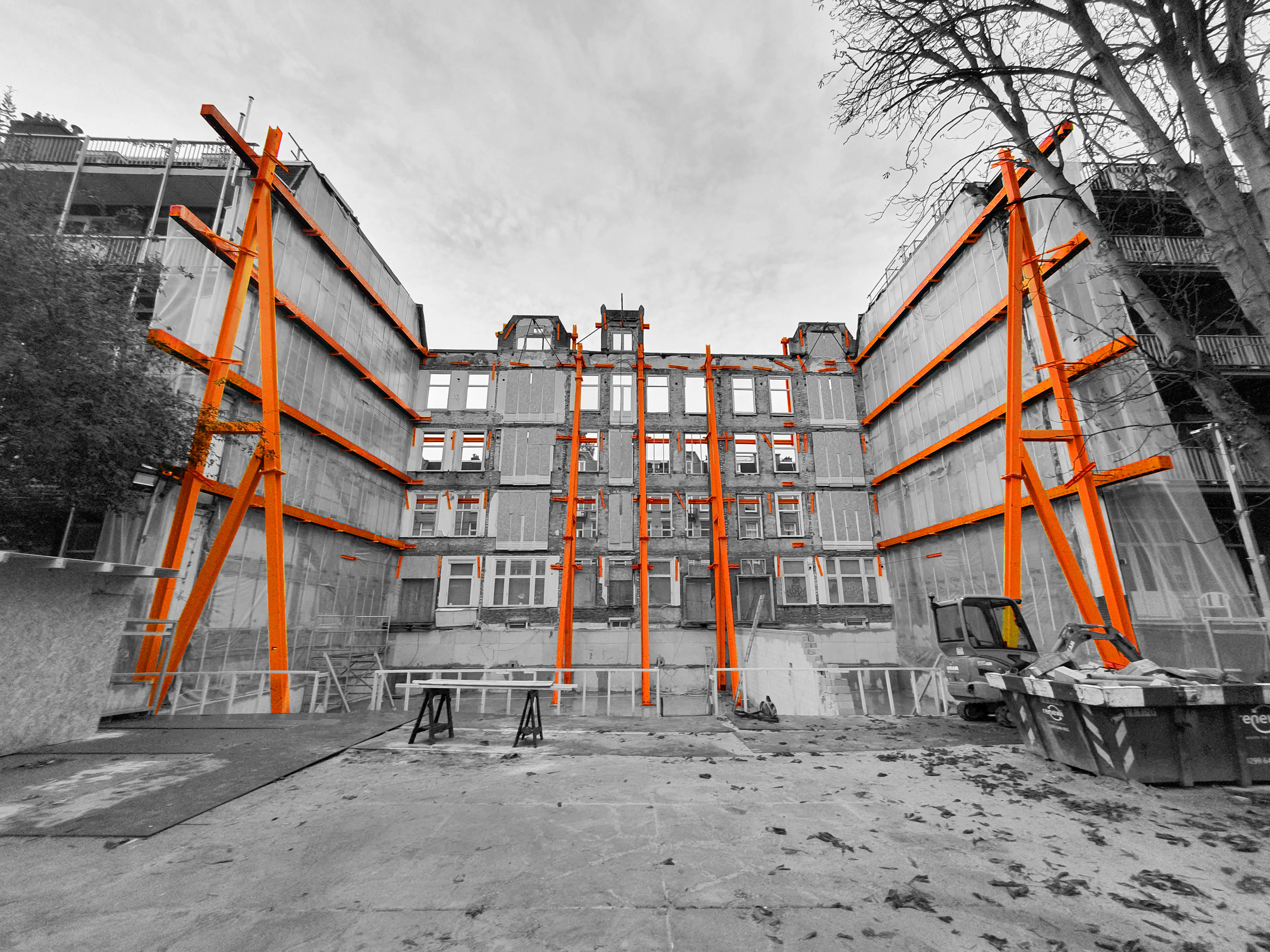 Stabilisatie van de karakteristieke voorgevel aan de Admiraal de Ruijterweg